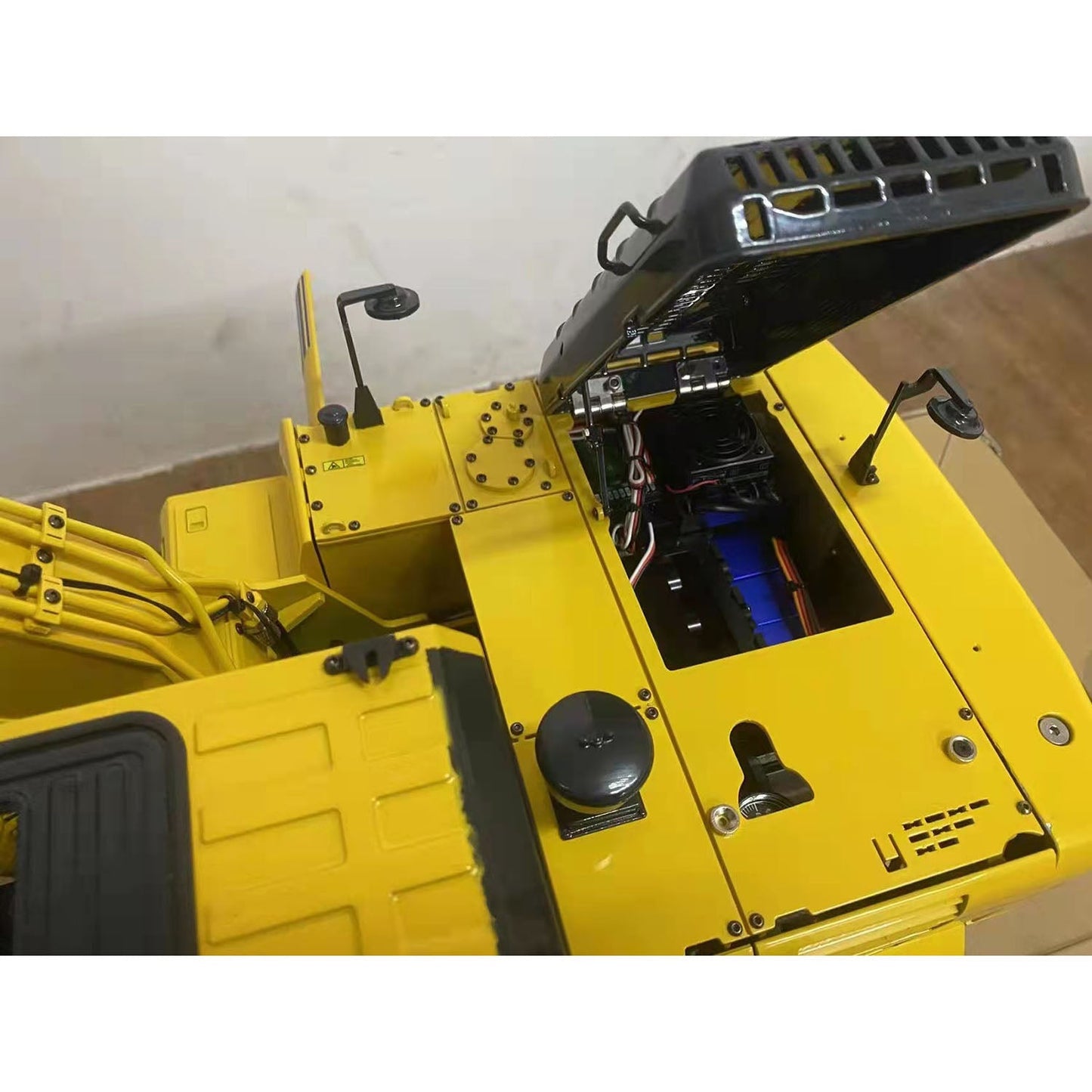 Metal 1/12 PC240 RC Hydraulic Excavator JZM Digger Construction Vehicle I6S Remote Controller Receiver Light Sound Assembled Painted
