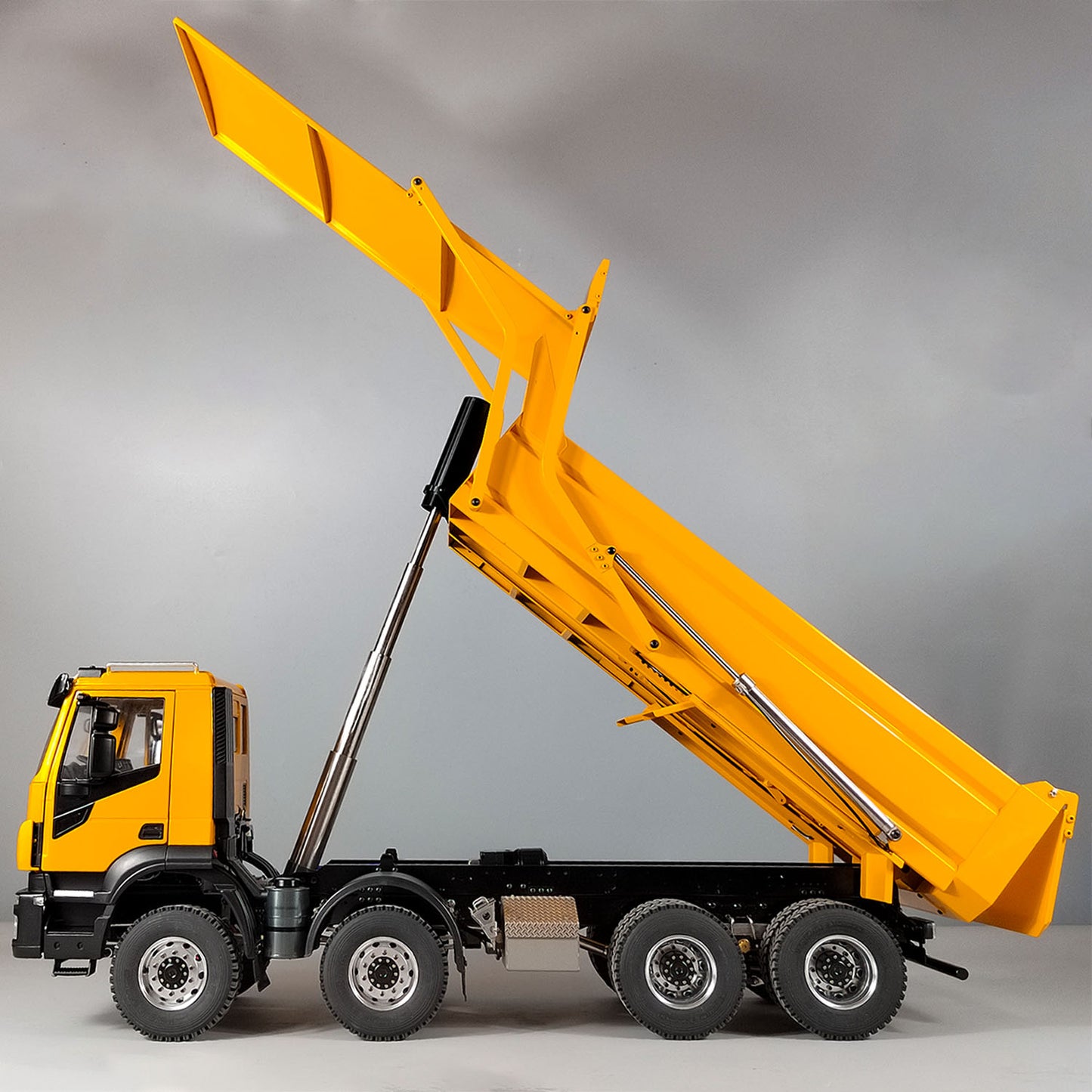 1/14 8x4 Metal Hydraulic RC Tipper Truck with Flip-over Cover Remote Controlled Dump Car Toy Servo Motor 2 Speeds Transmission