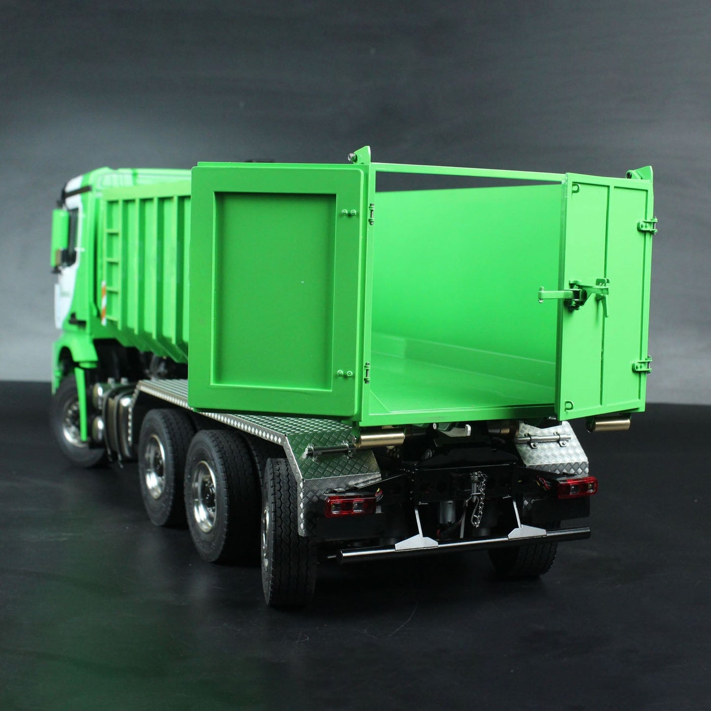 8x8 1/14 Metal Hydraulic RC Full Dump Truck Roll On Remote Controlled Tipper Car Hobby Model Sound Light Light System