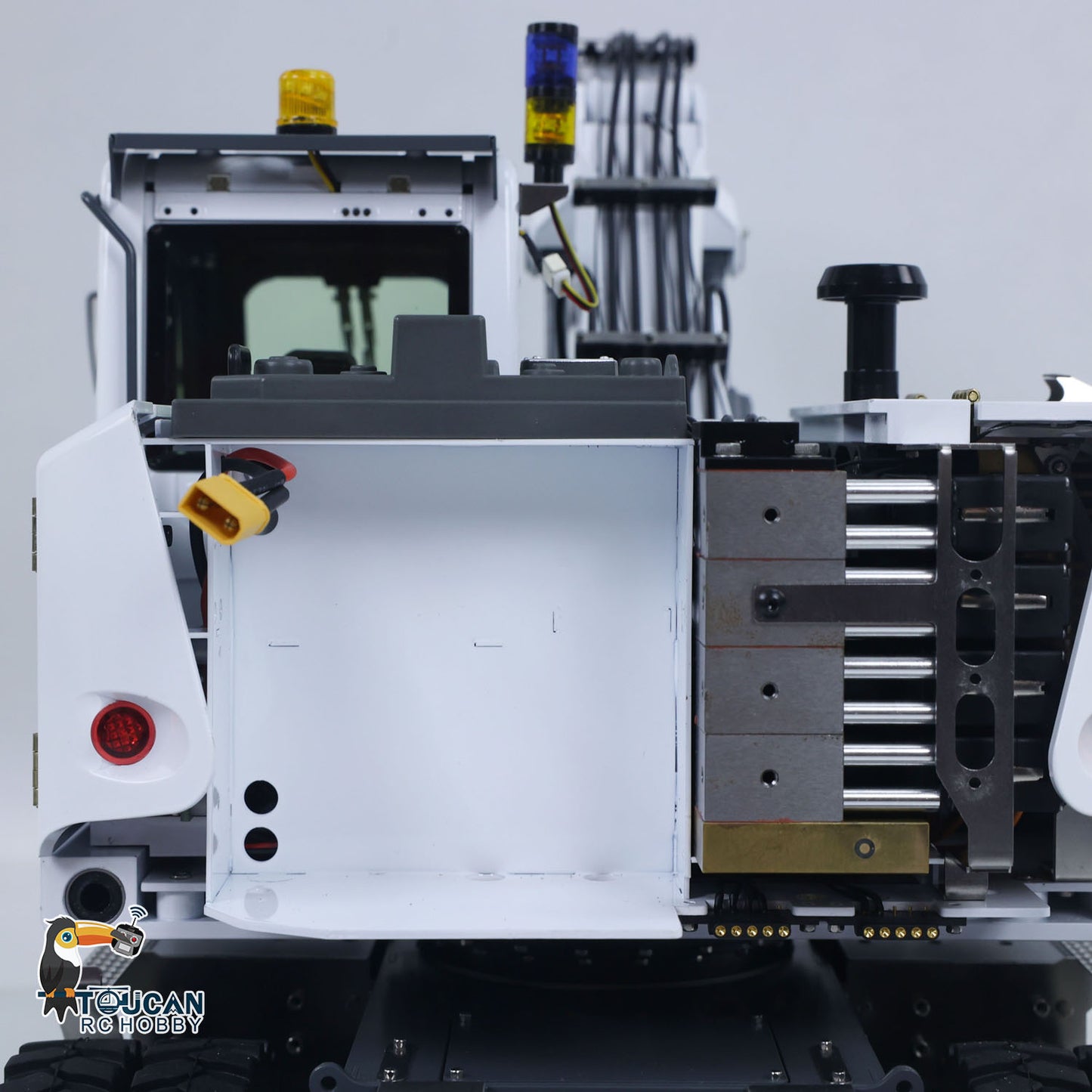 1/14 Remote Control Hydraulic Wheeled Excavator 7-ways Valve RC Digger 2WD/4WD Engineering Vehicle RTR Axle Lock PL18EV Lite