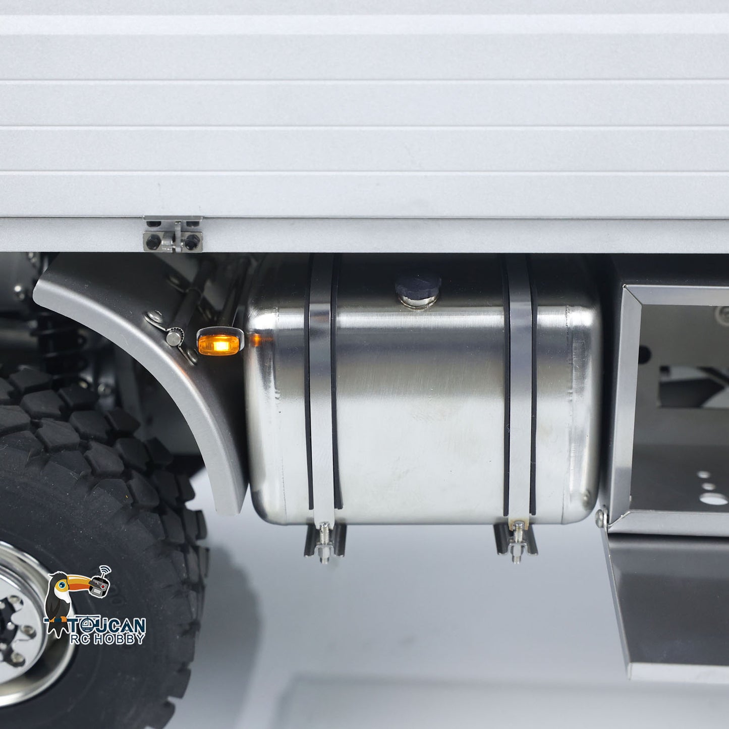 1:14 RC T815 Off-road Truck Crawler 3 Speed Transmission 8*8 Lights Sounds with 3-speed transmission