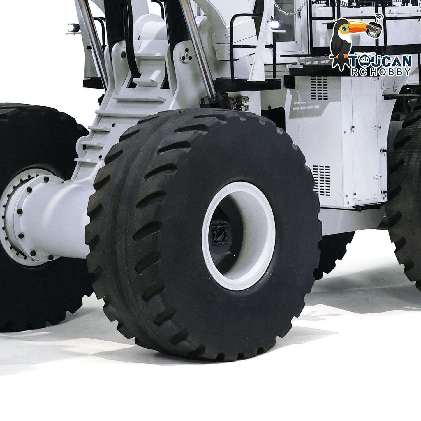 150KG! 1:14 RC Hydraulic Loader L2350 Heavy Duty RTR Radio Control Construction Vehicle with Sound Light Smoke