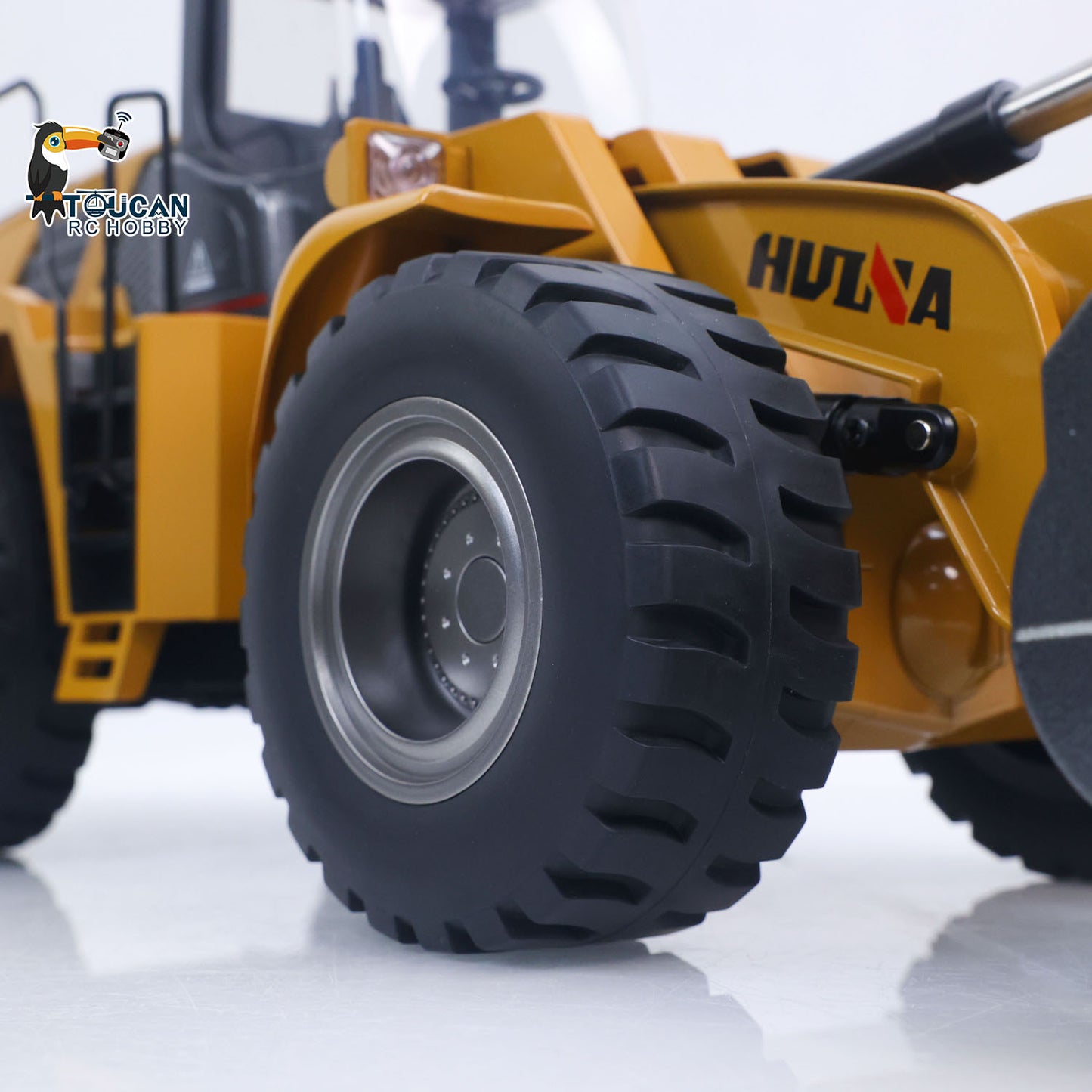 US STOCK 1/14 HUINA Toys 2.4G Radio Controlled Loader 1583 Electric Lifting System Lights Sound RC Construction Vehicles Assembled