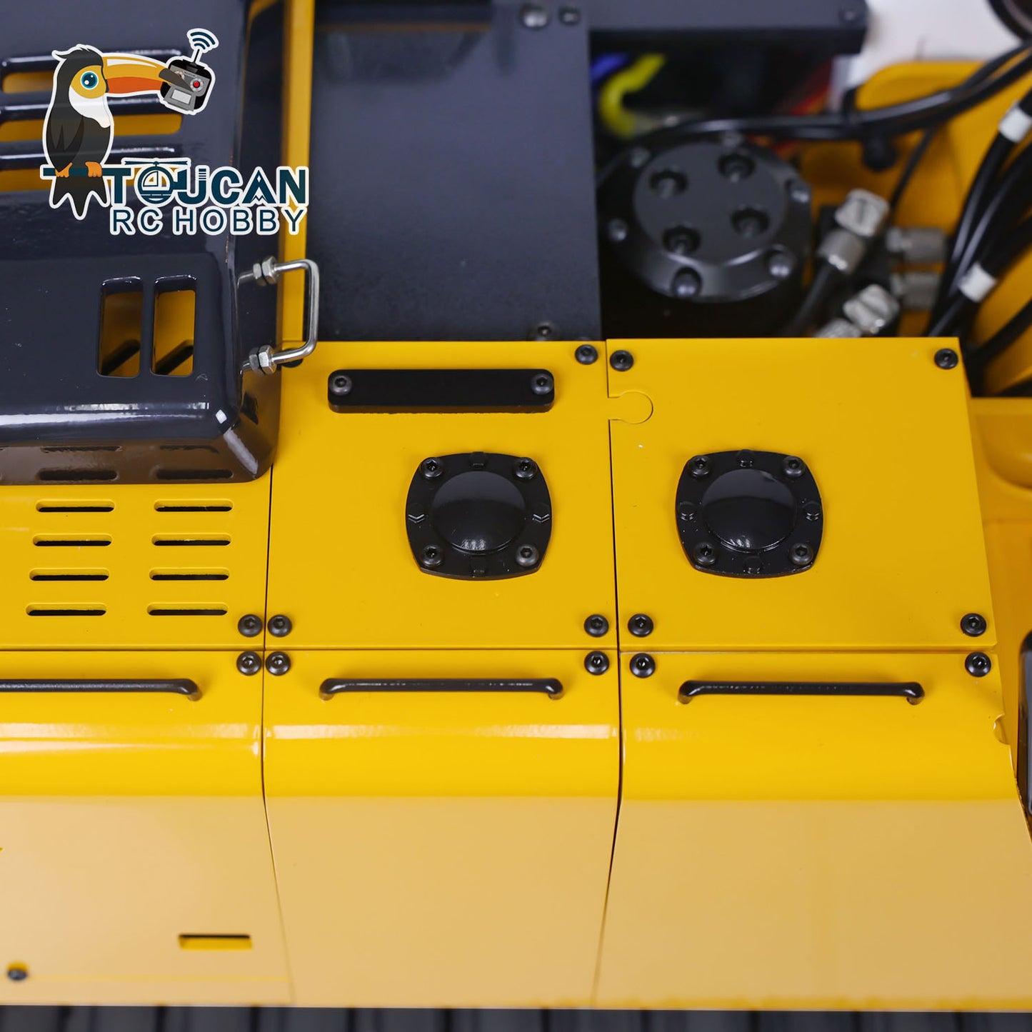 1/14 RC Hydraulic Excavator 946 Digger Clamshell Bucket Ripper Metal Booms Tracks Bucket Rotation Cabin Oil Tube Gift for Boy