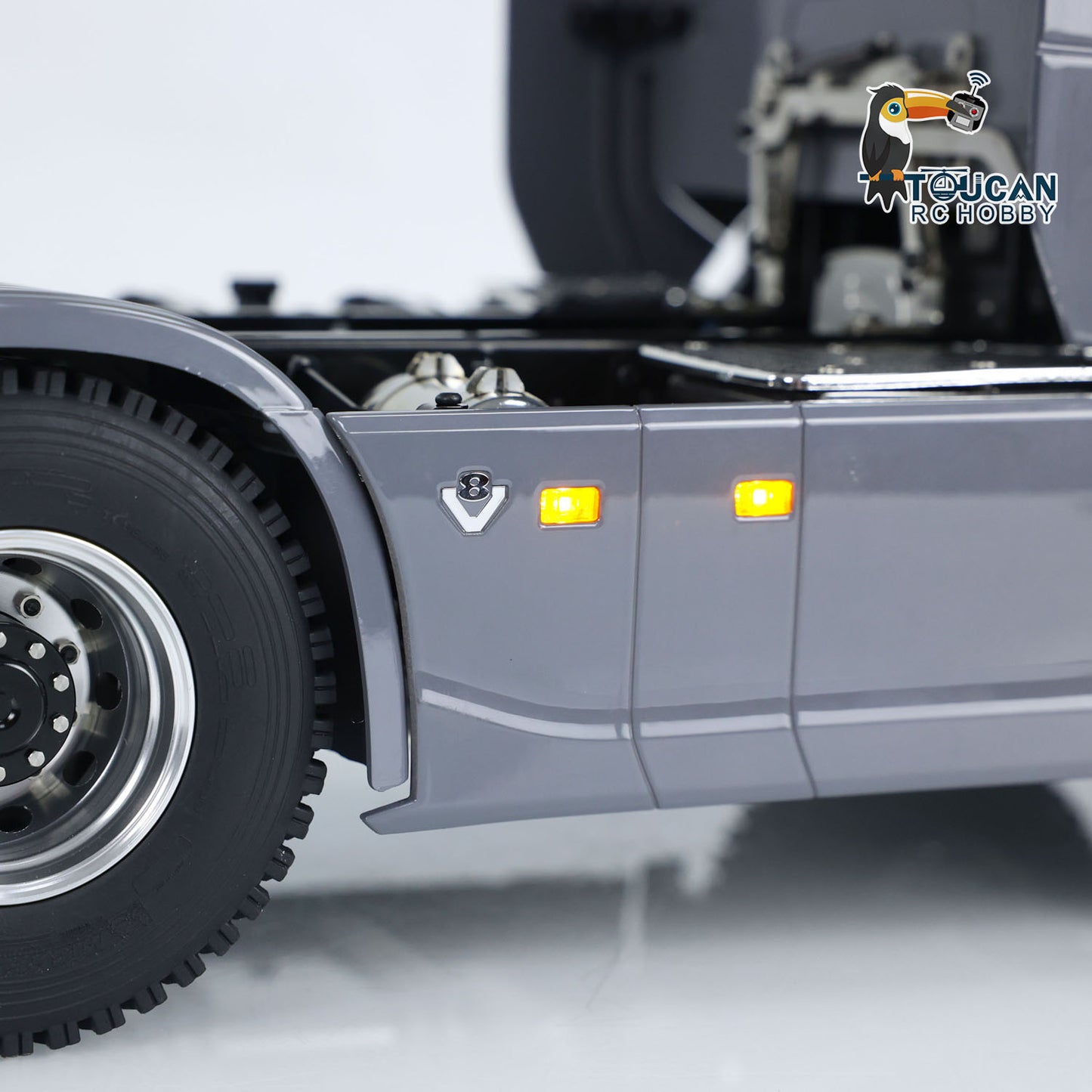 1/14 770S RC Tractor Truck Metal Chassis 6x6 Remote Control Car 770 with 2-speed Transmission