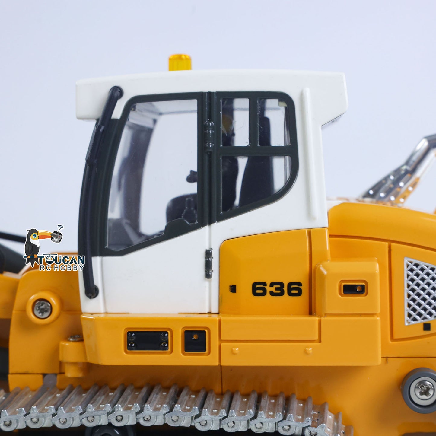 IN STOCK New Toy! Free Shipping 1:50 RC Electric Lifting Tracked Loader LR636 2.4G Construction Vehicle Metal Bucket Tracks Ripper RTR Model Light Sound Battery