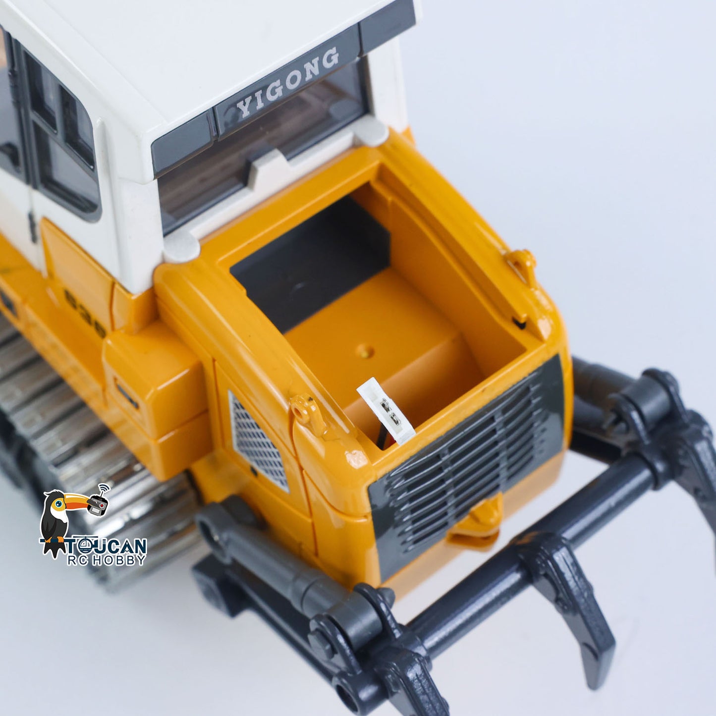 US STOCK 1:50 RC Electric Lifting Tracked Loader LR636 2.4G Construction Vehicle Metal Bucket Tracks Ripper RTR Model Light Sound Battery