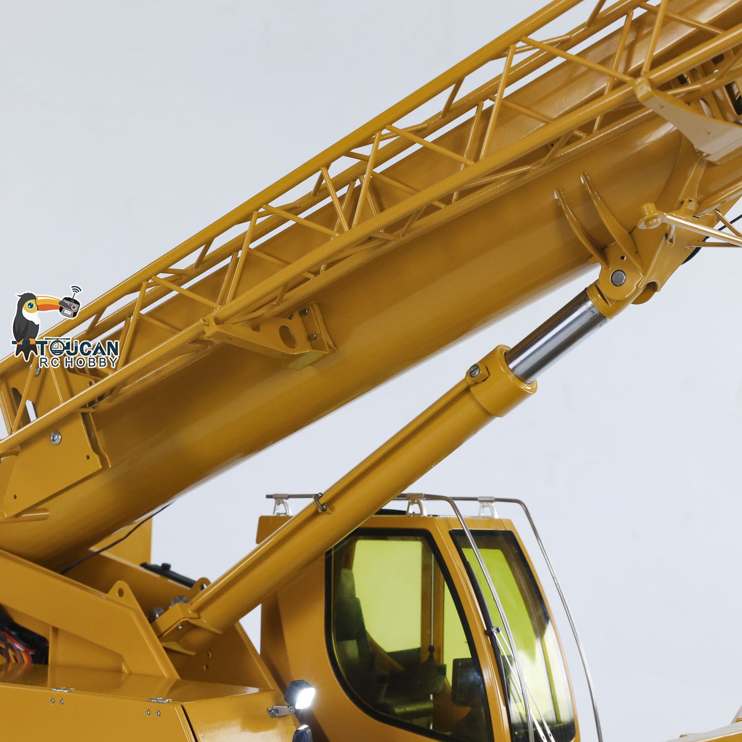 Eyewhale D1050 Metal 1/14 RC Hydraulic Mobile Crane Truck All Terrain Vehicle 3Axles Radio Control Hoist Model Paladin PL18EV