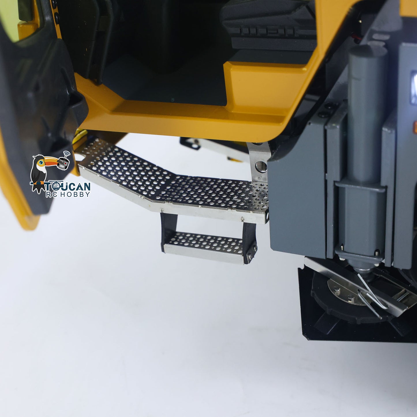 Eyewhale D1050 Metal 1/14 RC Hydraulic Mobile Crane Truck All Terrain Vehicle 3Axles Radio Control Hoist Model Paladin PL18EV