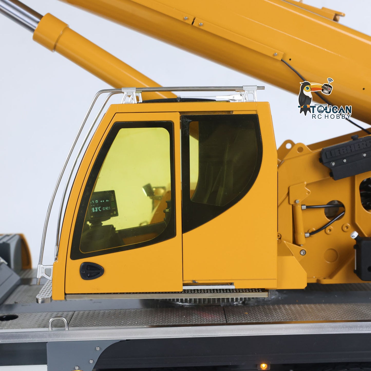 Eyewhale D1050 Metal 1/14 RC Hydraulic Mobile Crane Truck All Terrain Vehicle 3Axles Radio Control Hoist Model Paladin PL18EV