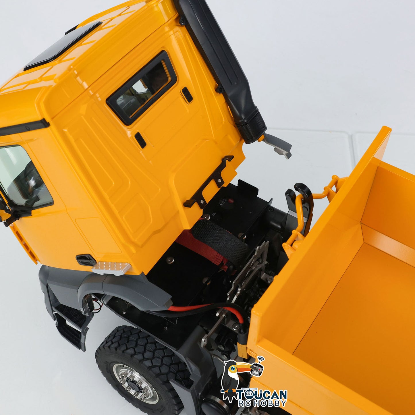 Kabolite K3365 1/14 RC Hydraulic Dump Truck 8X8 RTR Remote Control Tipper Cars with Light Sound System 2-Speed Transmission