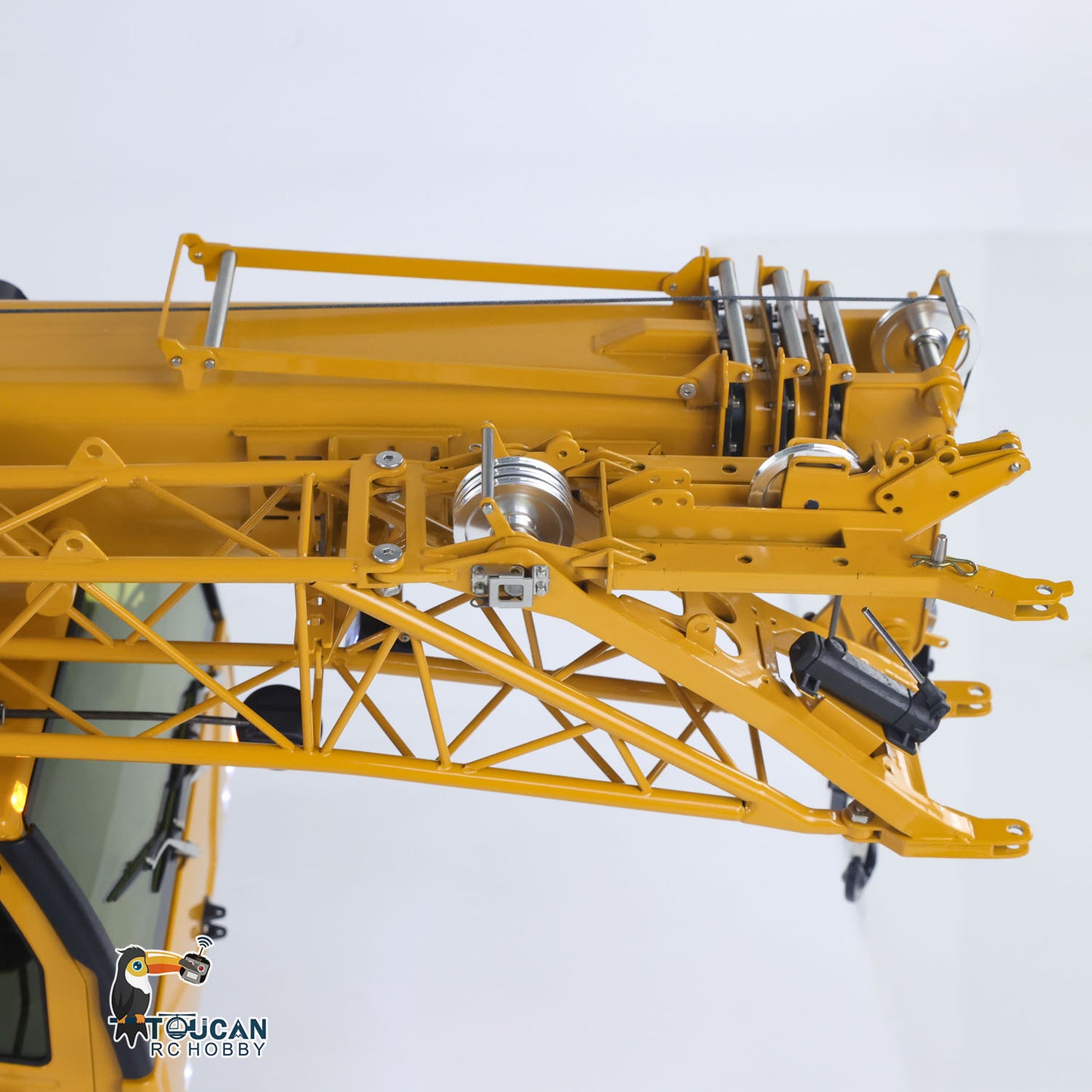 Eyewhale D1050 Metal 1/14 RC Hydraulic Mobile Crane Truck All Terrain Vehicle 3Axles Radio Control Hoist Model Paladin PL18EV