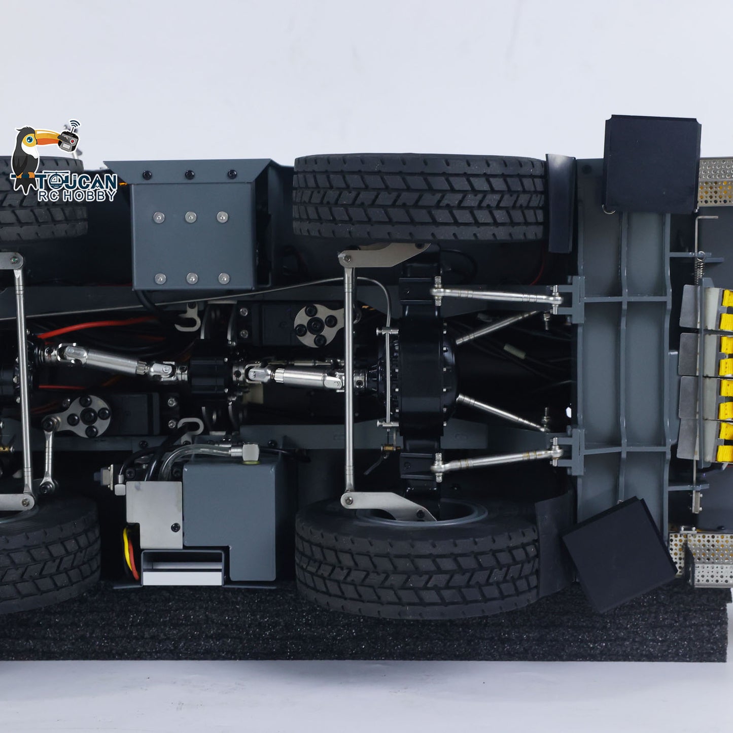 Eyewhale D1050 Metal 1/14 RC Hydraulic Mobile Crane Truck All Terrain Vehicle 3Axles Radio Control Hoist Model Paladin PL18EV