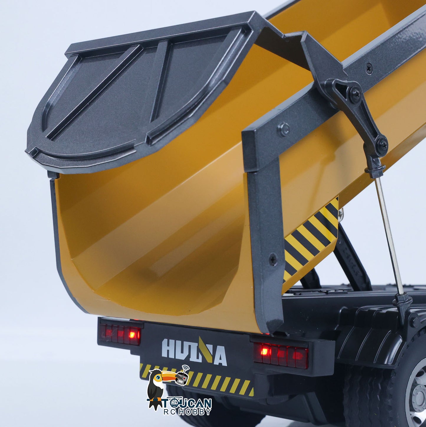 HUINA 1/14 Electric RC Dump Truck 573 RTR Remote Control Tipper Model Vehicle Flowing Water Light Sound Effect 2.4G Radio Battery Ready to Run