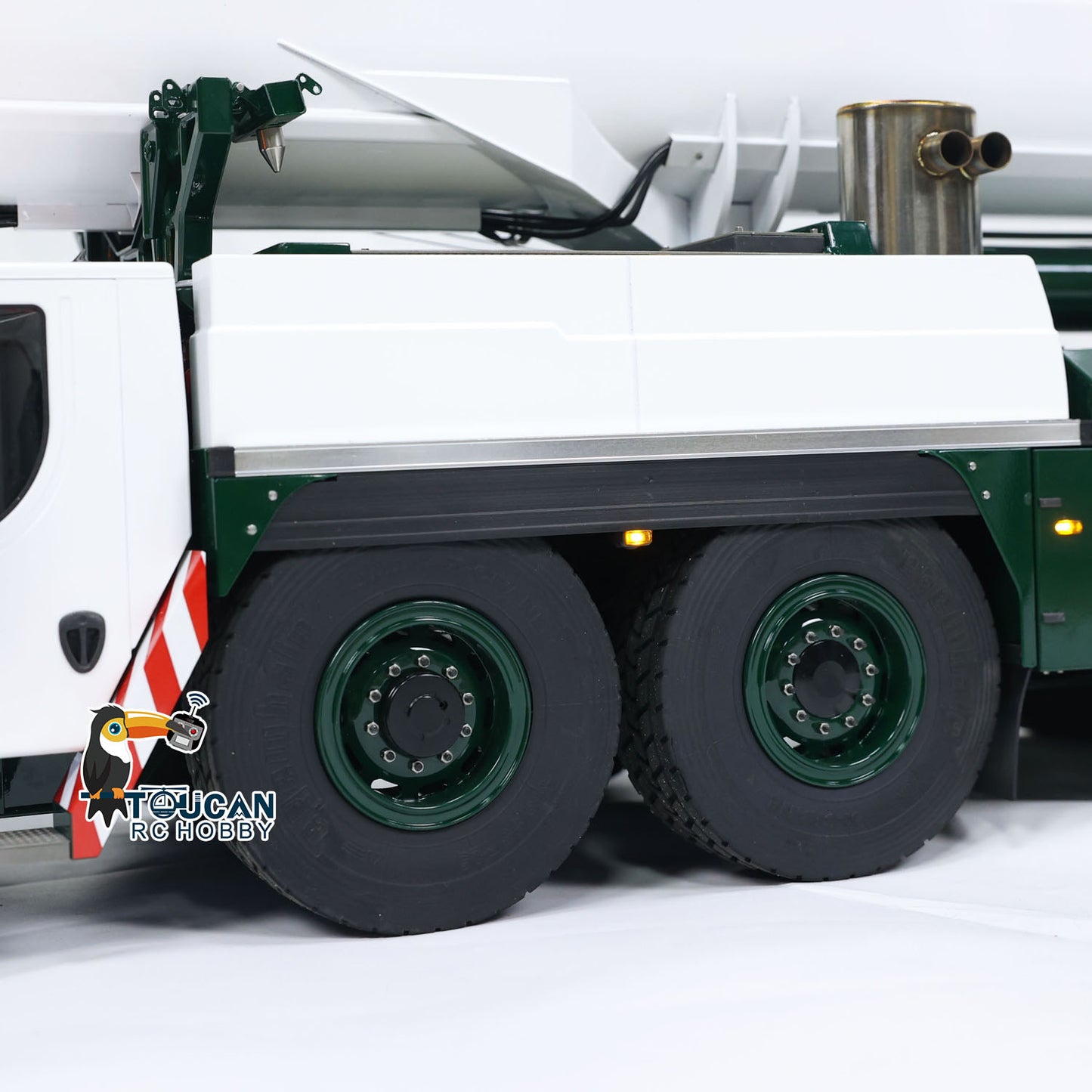 Pre-Order Eyewhale 1/14 6 Axles LTM1350 RC Hydraulic Mobile Cranes 5M Length Radio Controlled Heavy-duty Car PNP Hobby Model