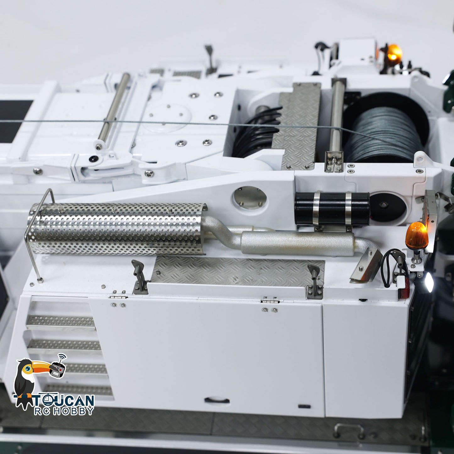 Pre-Order Eyewhale 1/14 6 Axles LTM1350 RC Hydraulic Mobile Cranes 5M Length Radio Controlled Heavy-duty Car PNP Hobby Model