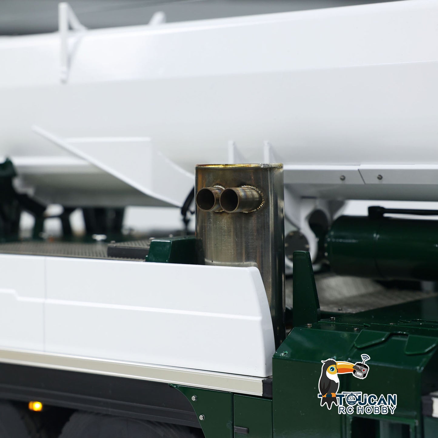 Pre-Order Eyewhale 1/14 6 Axles LTM1350 RC Hydraulic Mobile Cranes 5M Length Radio Controlled Heavy-duty Car PNP Hobby Model