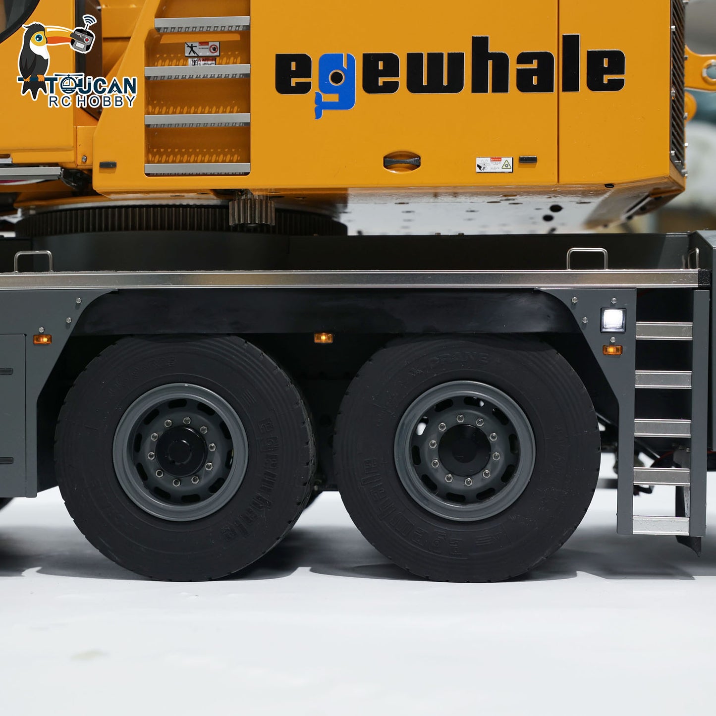 Pre-Order Eyewhale 1/14 6 Axles LTM1350 RC Hydraulic Mobile Cranes 5M Length Radio Controlled Heavy-duty Car PNP Hobby Model