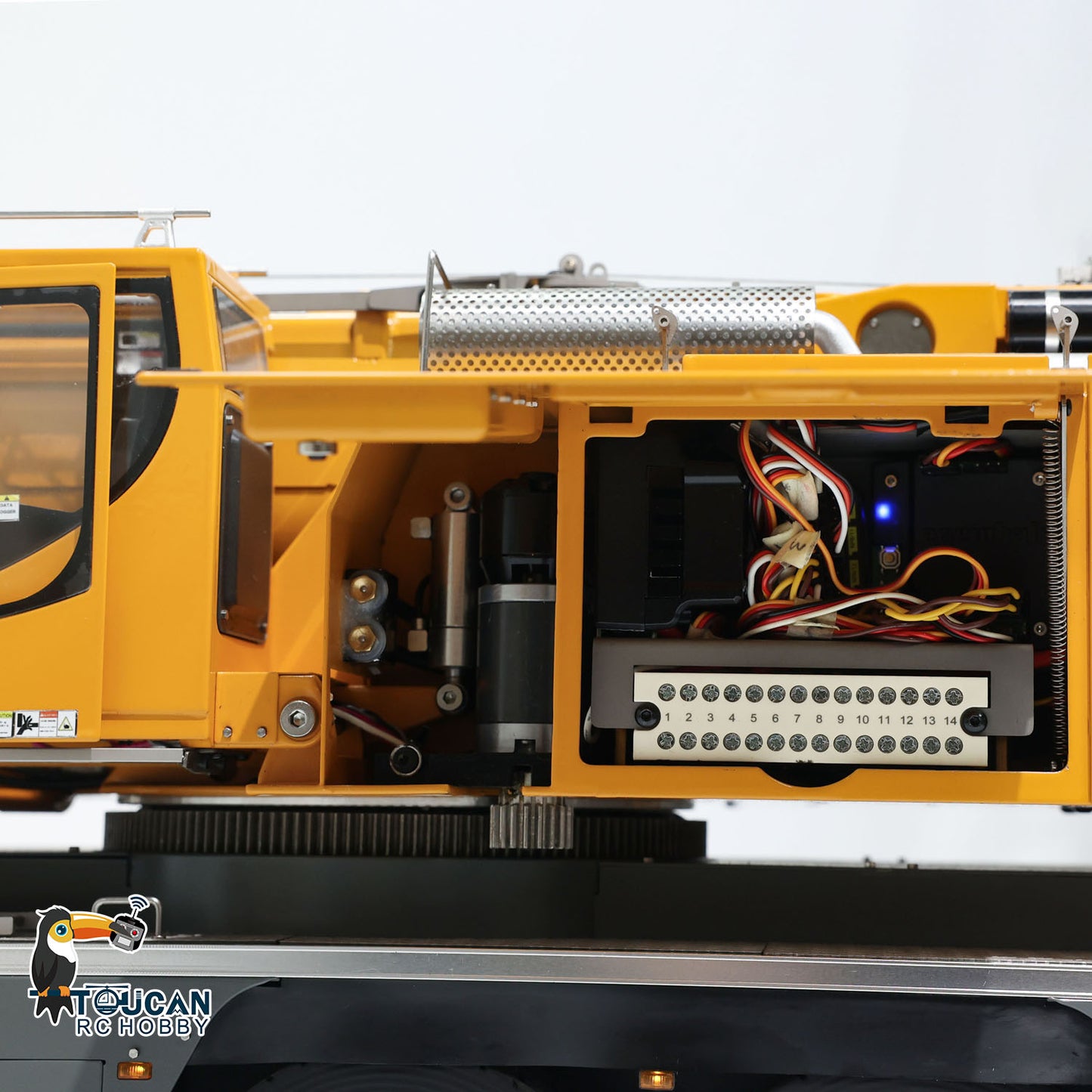 Pre-Order Eyewhale 1/14 6 Axles LTM1350 RC Hydraulic Mobile Cranes 5M Length Radio Controlled Heavy-duty Car PNP Hobby Model