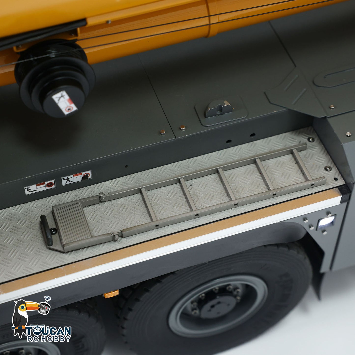 Pre-Order Eyewhale 1/14 6 Axles LTM1350 RC Hydraulic Mobile Cranes 5M Length Radio Controlled Heavy-duty Car PNP Hobby Model