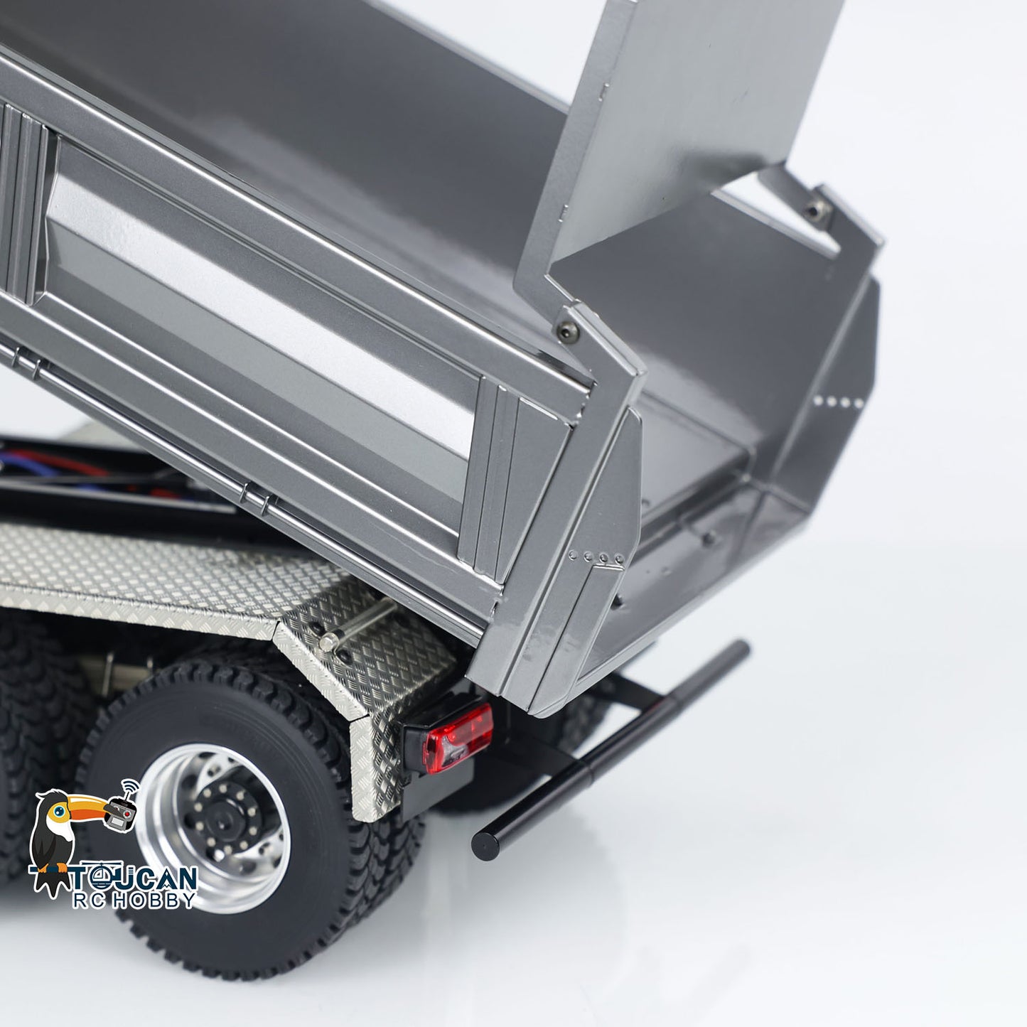 Radio Control 1:14 Hydraulic Tipper Metal Cabin Shell Differential Lock 8x8 Chassis 2Speed RC Dump Truck Sound Light