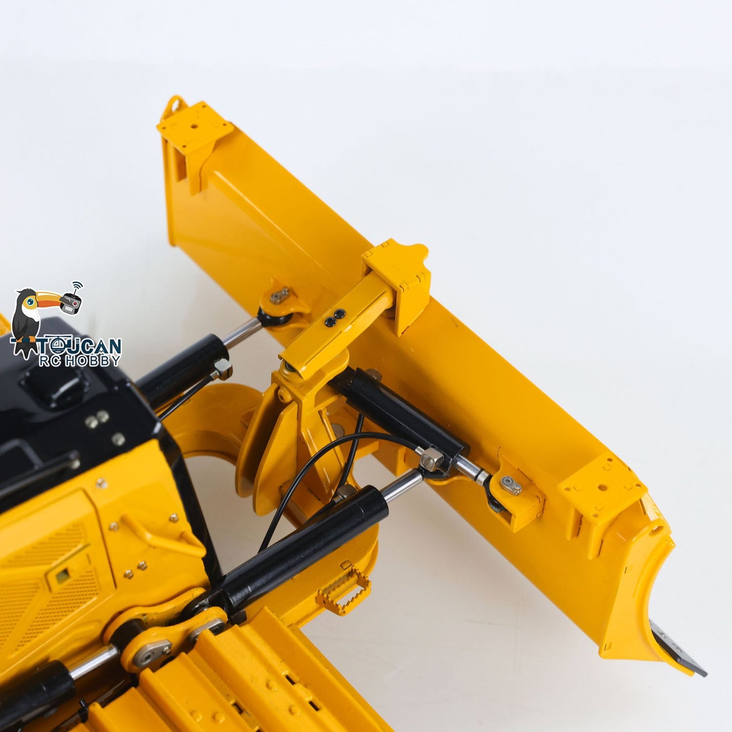 New Arrival Metal 1/12 RC Hydraulic Bulldozer D3 Remote Control Engineering Vehicles 4CH Valve Construction Car Light Sound Flysky ST8 Radio