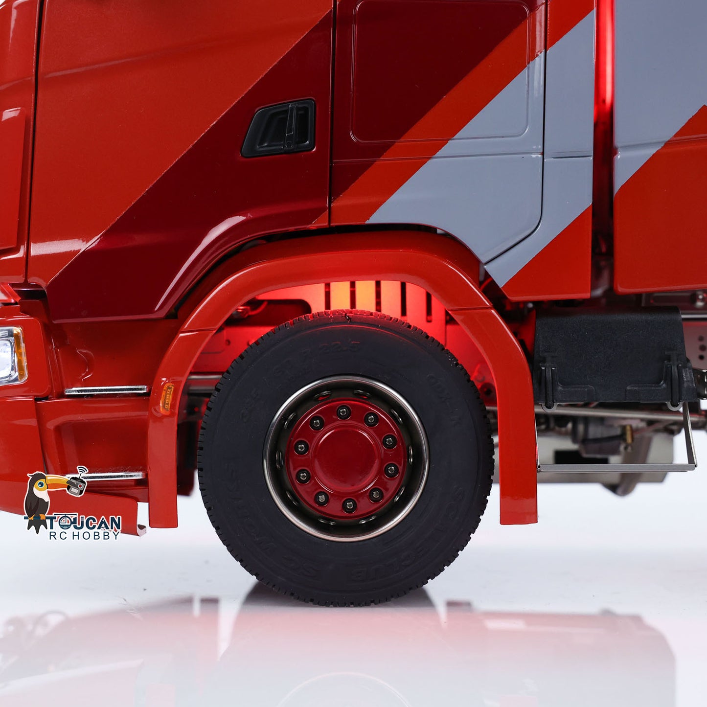 1/14 RC Tractor Truck 770S 8x8 Metal Chassis Remote Control Lorry Lock Differential 3Speed Cab Suspension Smoking ST8 Battery