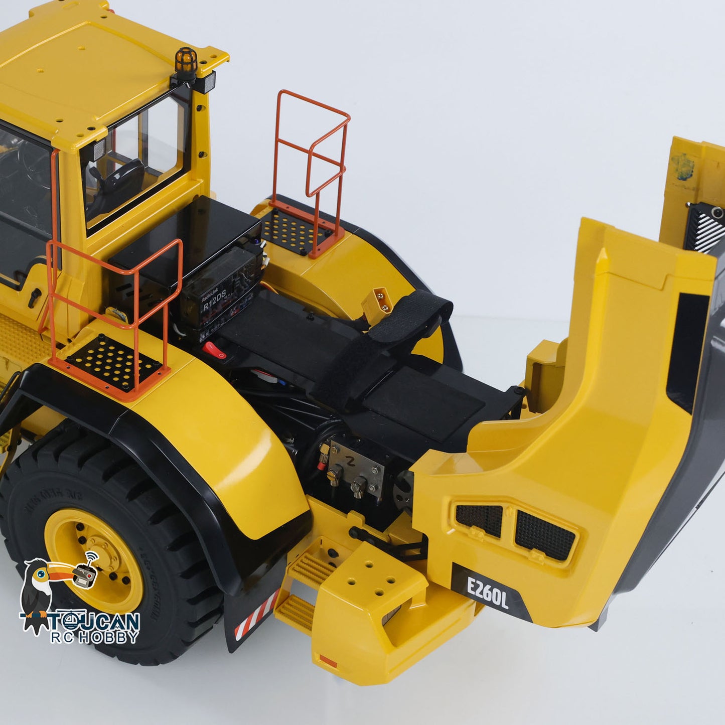 1/14 RC Hydraulic Loader E260L Metal Remote Control Construction Vehicles Flysky ST8 Radio Lock Differential Axle Frok Coupler