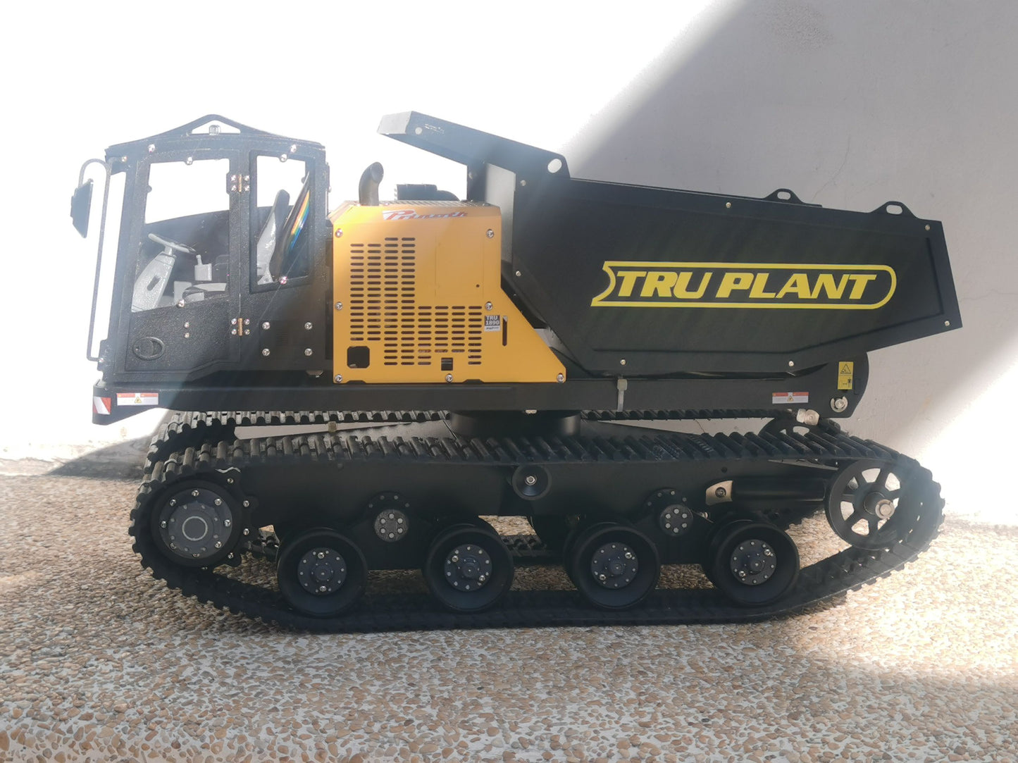 Pre-order New 11/14 RC Hydraulic Crawler Dump Truck T14R Metal Tracked Tipper RTR Construction Machine Flysky ST8 Radio Light Sound Battery