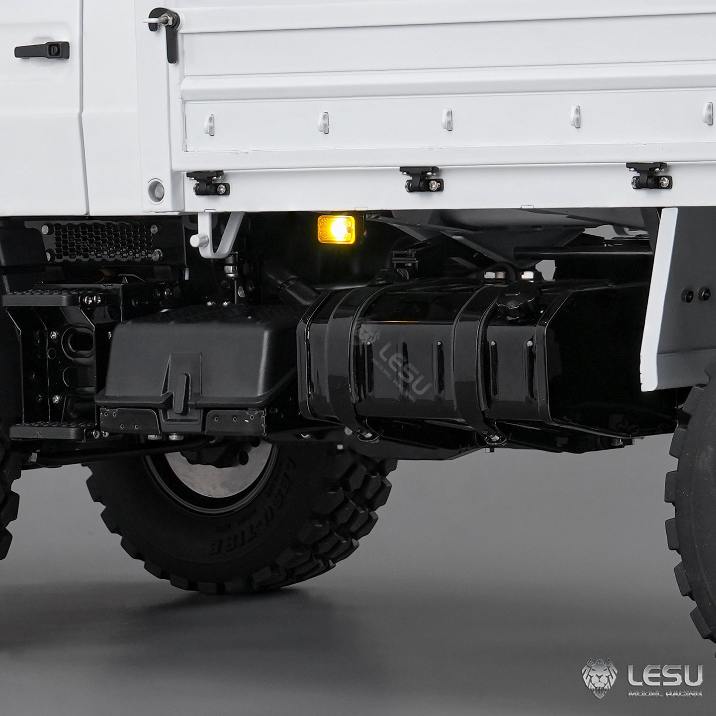 LESU U4023 4X4 1/14 RC Off Road Vehicle Metal ATV Light Truck MT44023 Model Light Sound Wheel Reduction Axle Lock Radio Battery
