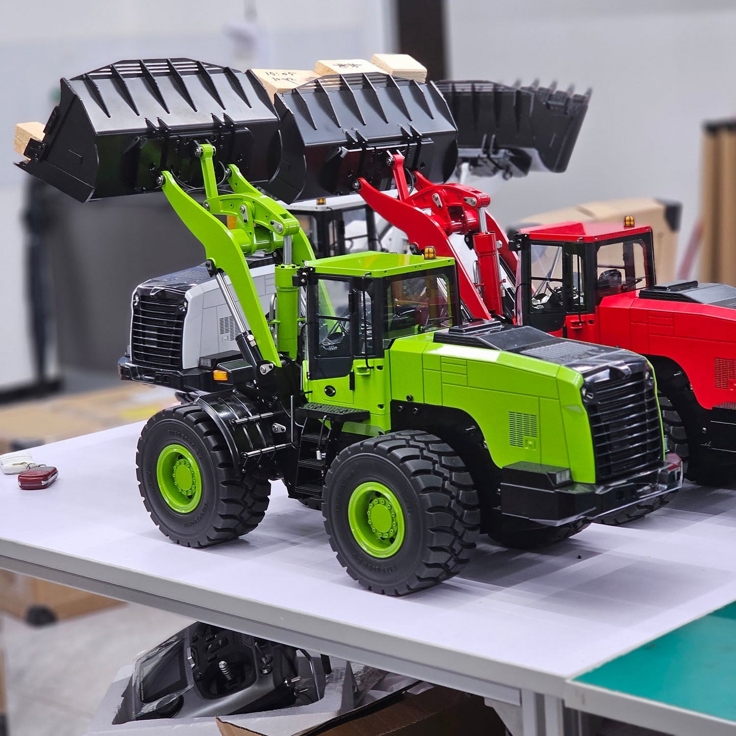 Metal 1/14 RC Hydraulic Loader WA480 Heavy Construction Machine Differential Lock Axles Quick Coupler Fork Light Sound ST8