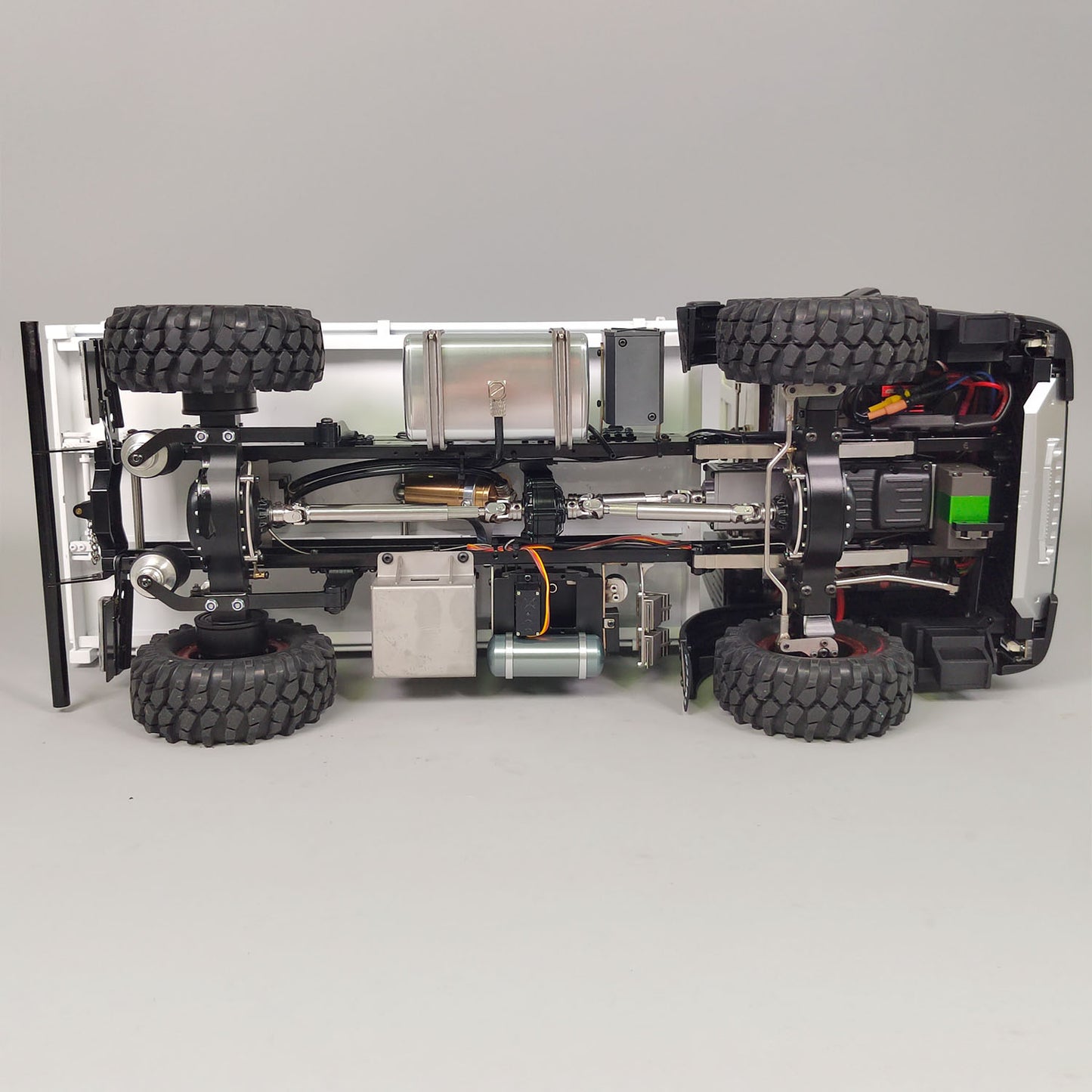1/14 4x2 RC Tractor Truck 2-speed Radio Control Car Assembled and Painted Simulation Model Differential Lock Axle