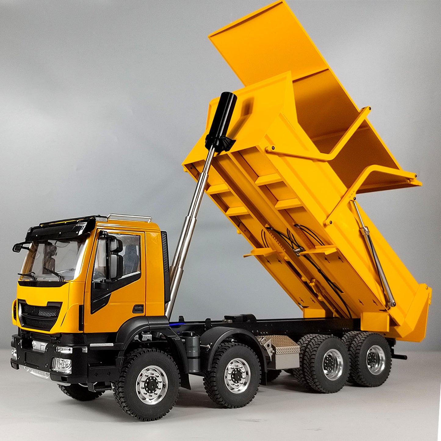 1/14 8x4 Metal Hydraulic RC Tipper Truck with Flip-over Cover Remote Controlled Dump Car Toy Servo Motor 2 Speeds Transmission