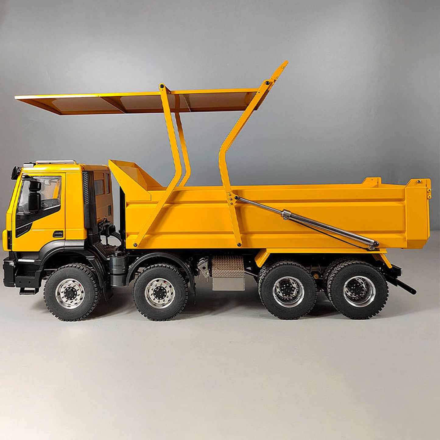 1/14 8x4 Metal Hydraulic RC Tipper Truck with Flip-over Cover Remote Controlled Dump Car Toy Servo Motor 2 Speeds Transmission