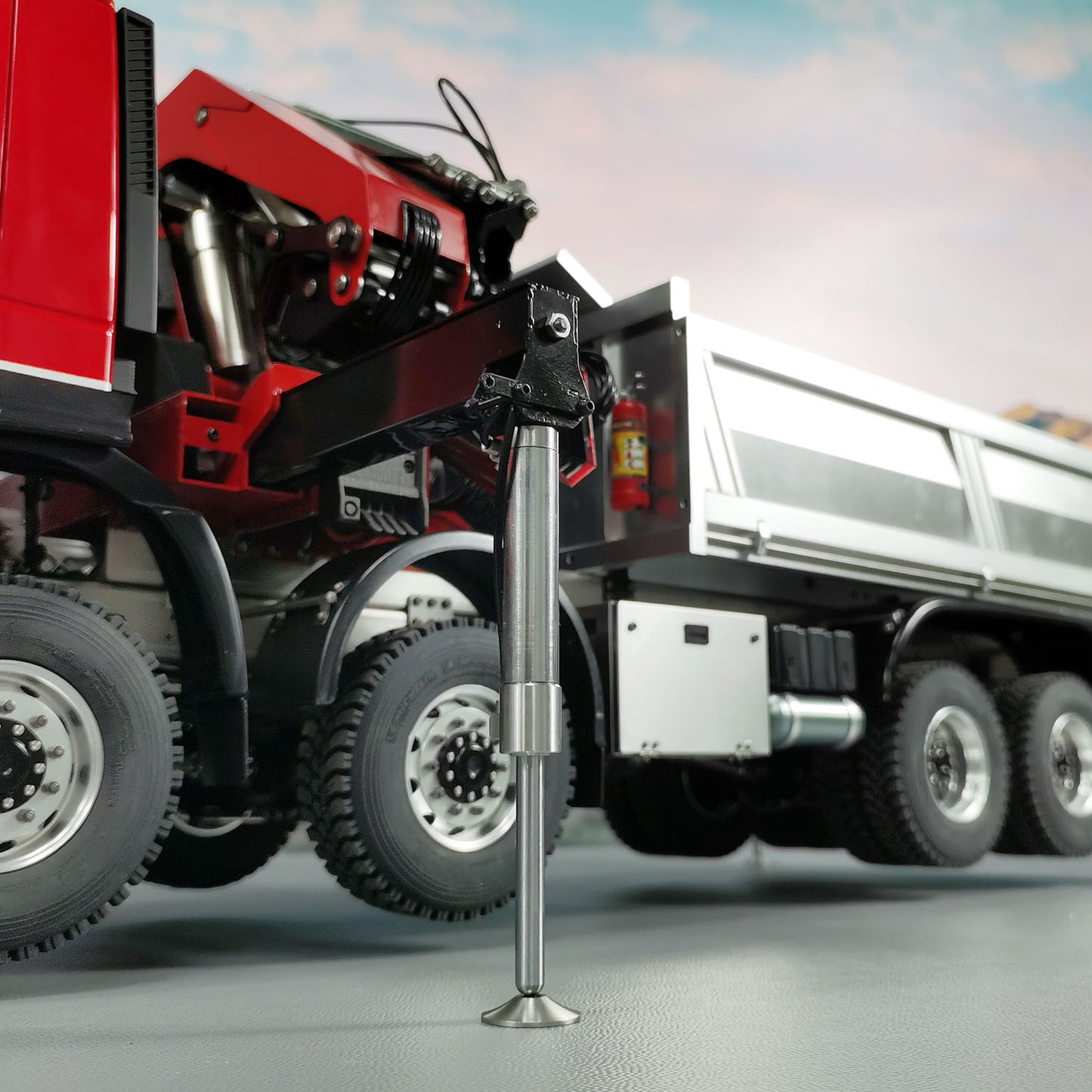 1/14 8x8 RC Hydraulic Crane Dump Car 8x8 Metal PL18EV Radio Control Tipper Truck
