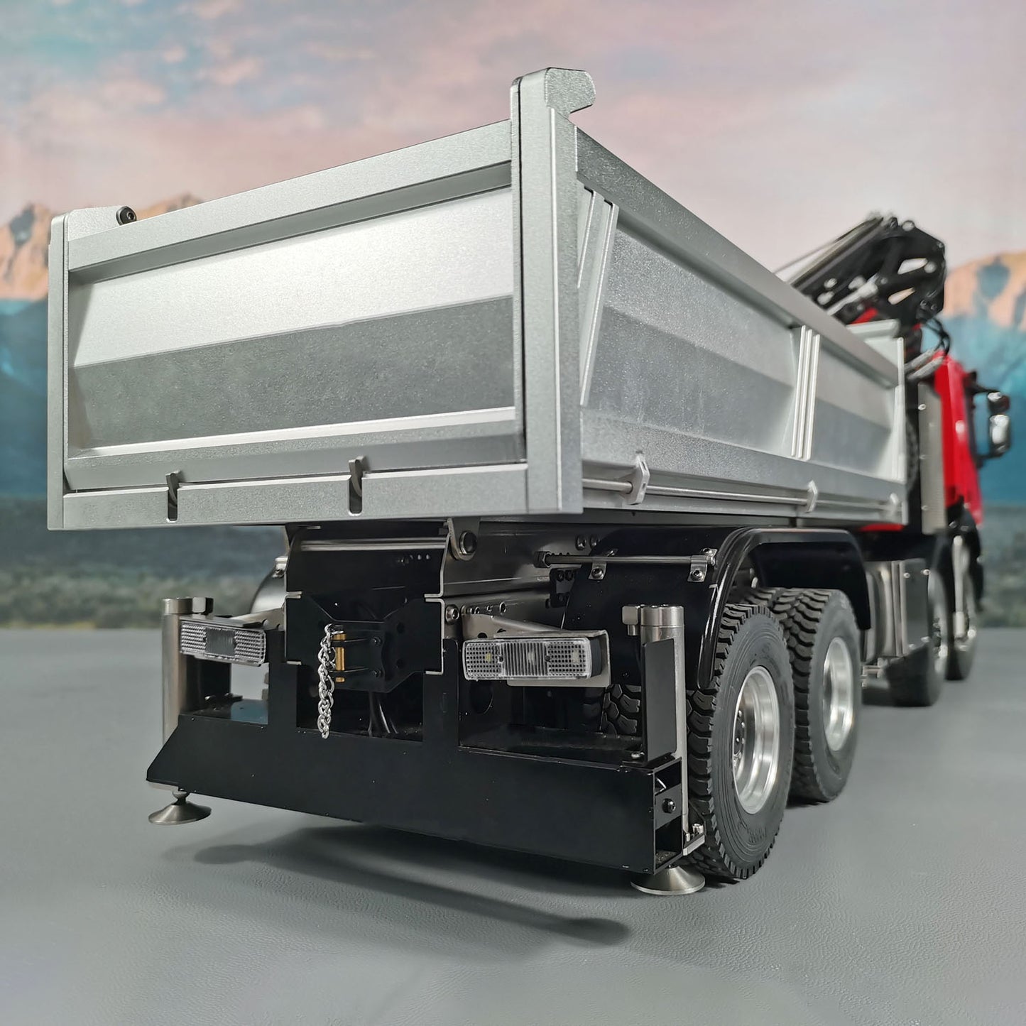 1/14 8x8 RC Hydraulic Crane Dump Car 8x8 Metal PL18EV Radio Control Tipper Truck