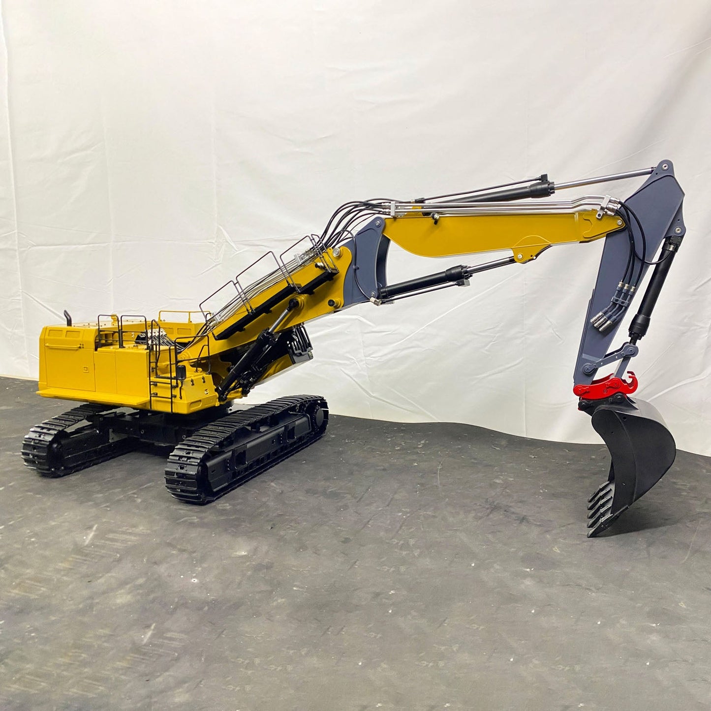 1/14 3 Arms RC Hydraulic Equipment Radio Controlled Excavator Car Model 374F FlySky PL18EV Lite Shovel ESC Servo Motor