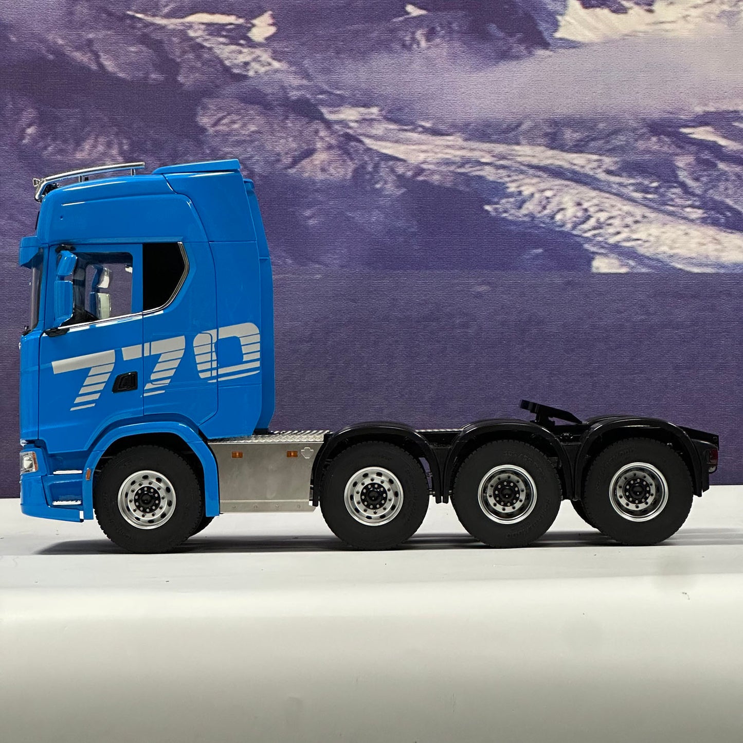 1/14 8x8 Remote Control Tractor Truck 2Speed Transmission RC Lorry Vehicle Metal Chassis Light Sound System No Differential Lock