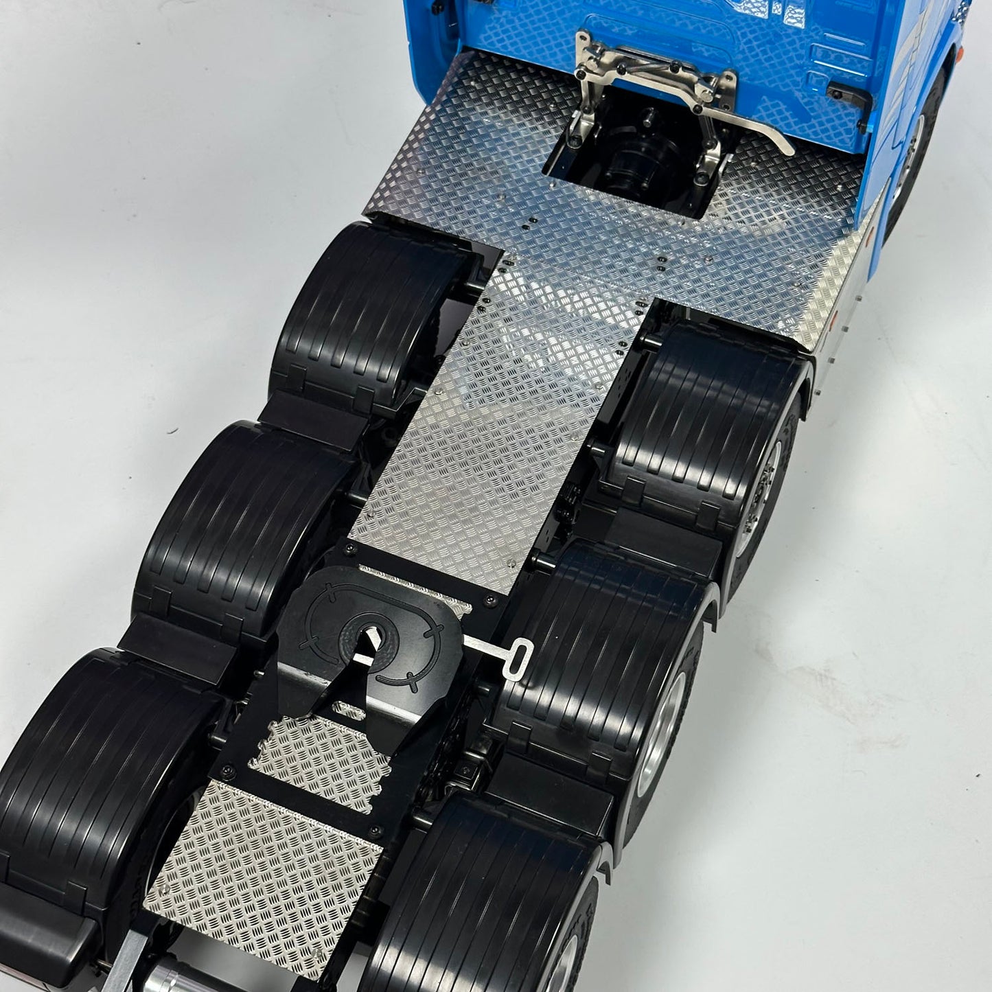 1/14 8x8 Remote Control Tractor Truck 2Speed Transmission RC Lorry Vehicle Metal Chassis Light Sound System No Differential Lock