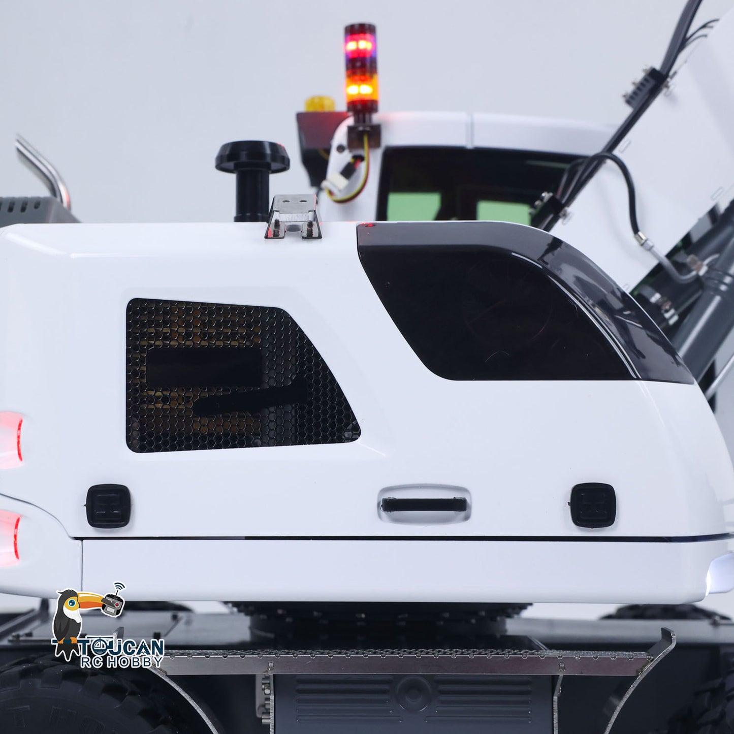 1/14 Remote Control Hydraulic Wheeled Excavator 7-ways Valve RC Digger 2WD/4WD Engineering Vehicle RTR Axle Lock PL18EV Lite