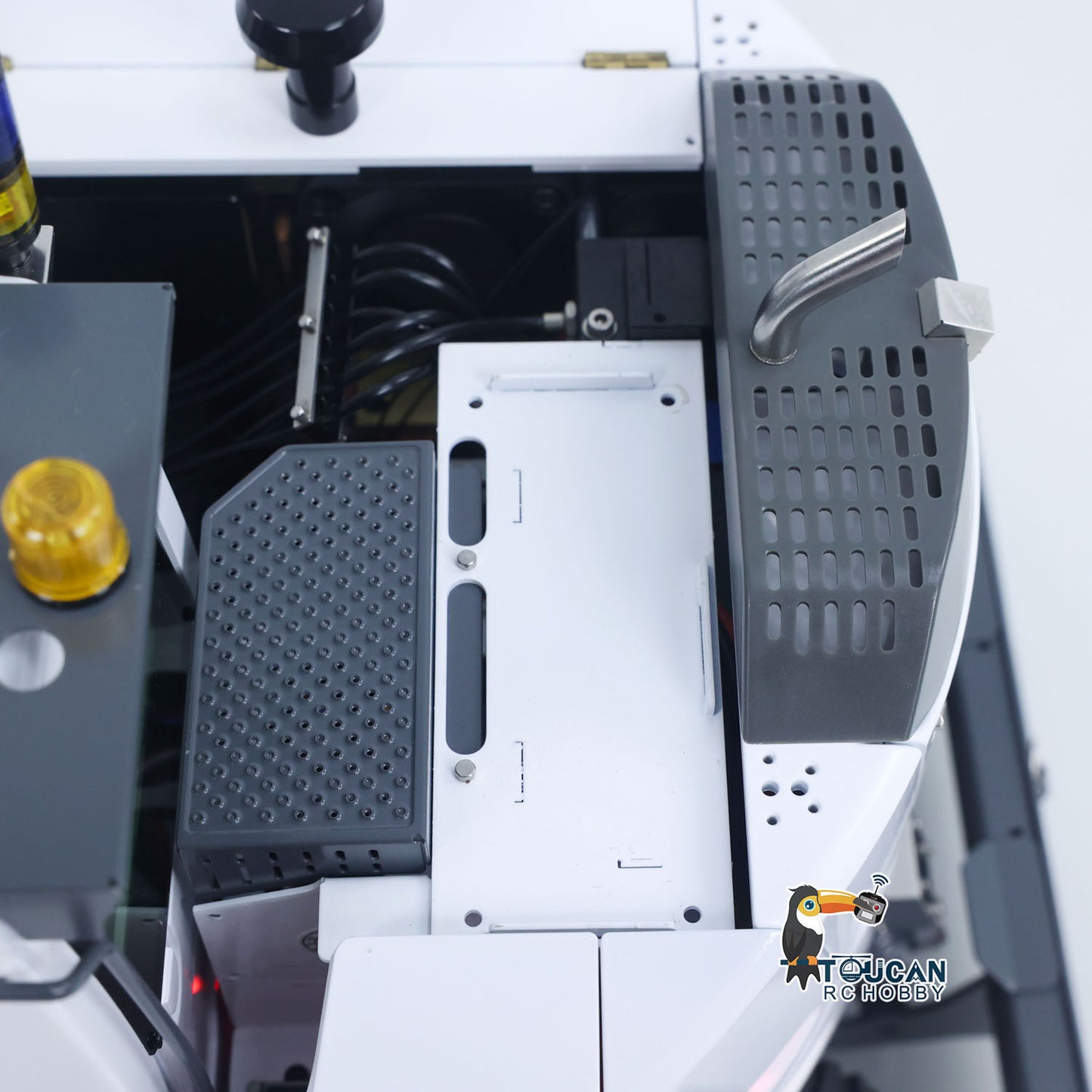 1/14 Remote Control Hydraulic Wheeled Excavator 7-ways Valve RC Digger 2WD/4WD Engineering Vehicle RTR Axle Lock PL18EV Lite