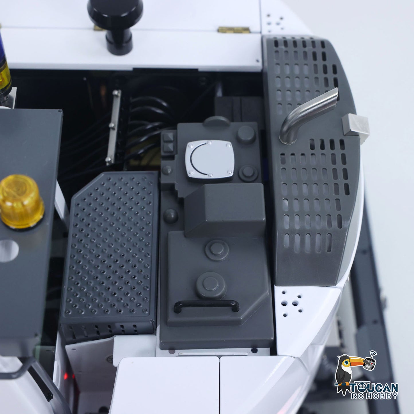 1/14 Remote Control Hydraulic Wheeled Excavator 7-ways Valve RC Digger 2WD/4WD Engineering Vehicle RTR Axle Lock PL18EV Lite