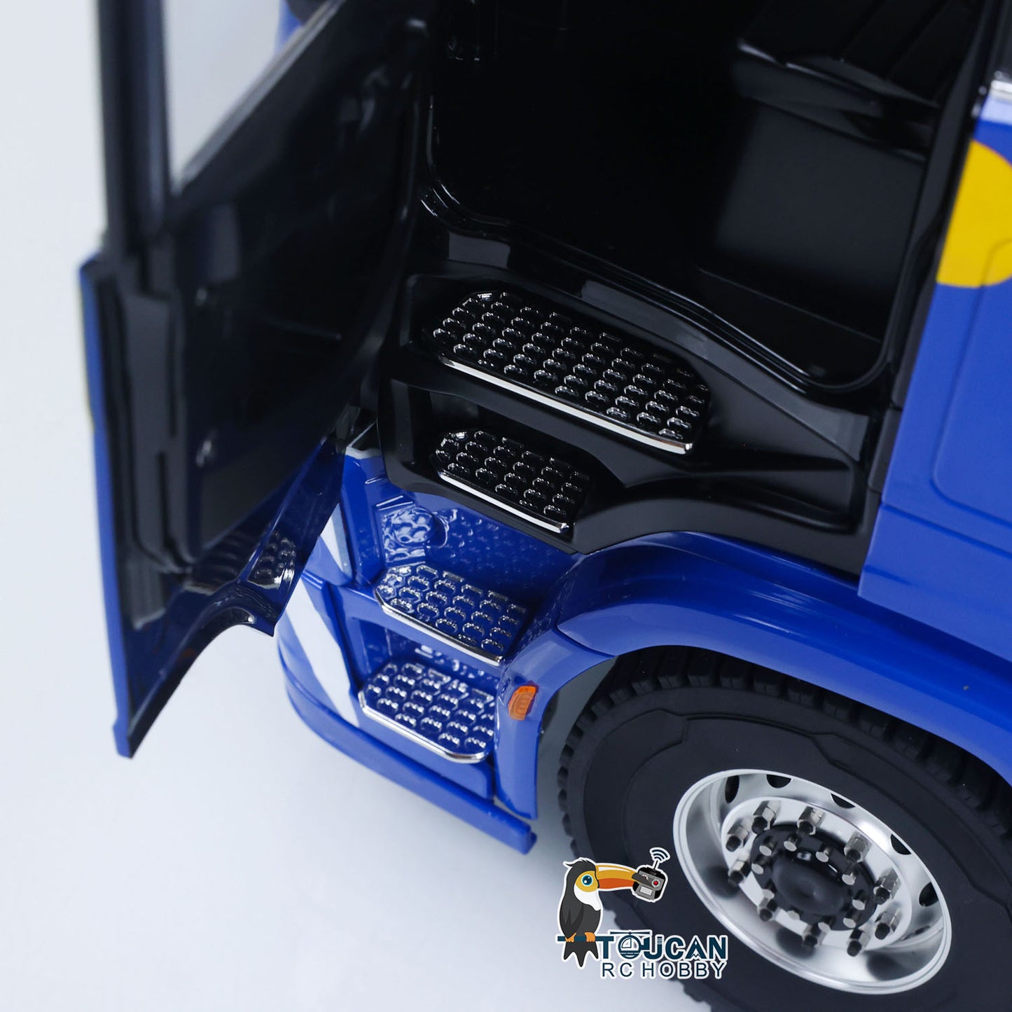 MD MODEL 770S 4X4 Metal Chassis 1/14 RC Tractor Truck Radio Control Lorry Car 2Speed Gearbox Flowing Water Light Cab Suspension