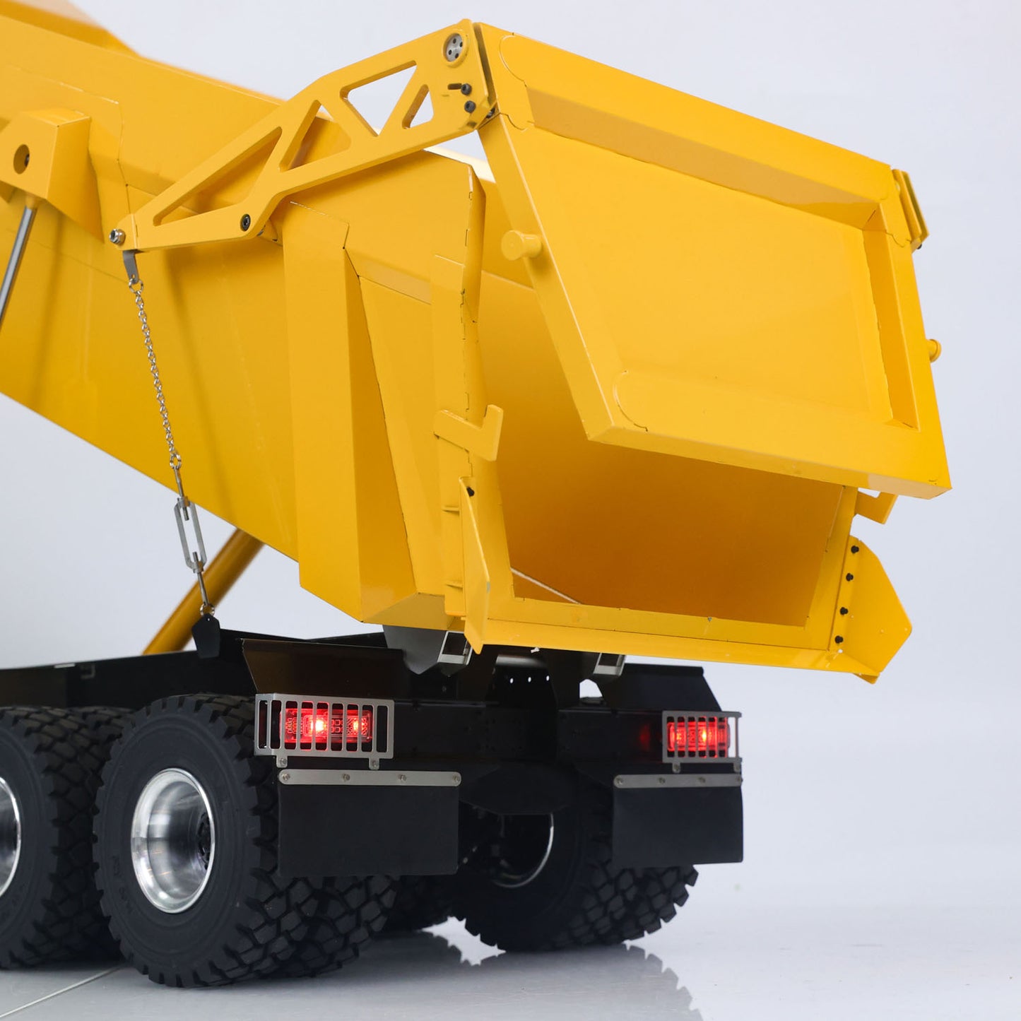 JDM 219 1/14 Metal Radio Controlled Hydraulic Dumper Truck 10X10 10X6 RC Tipper 3Speed Axles Transfer Case Differential Locks