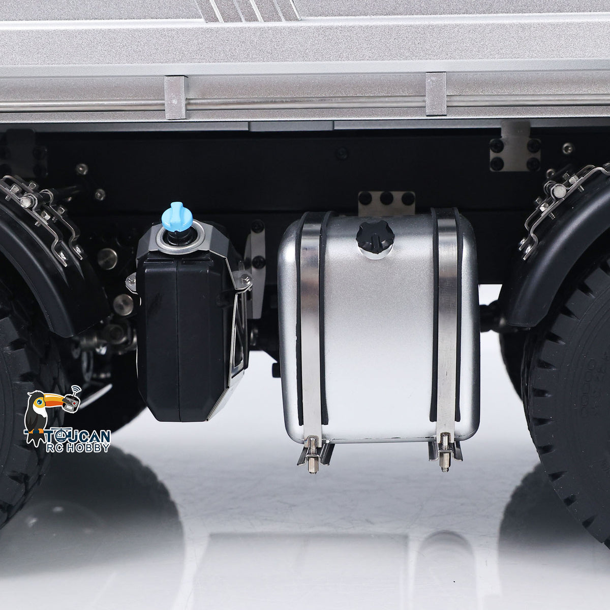 Fast Free Shipping for EU Kabolite 1/14 Electric RC Dump Truck K5703 8X8 Remote Control Tipper Model 2Speed Transmission Lights Sounds Battery Charger
