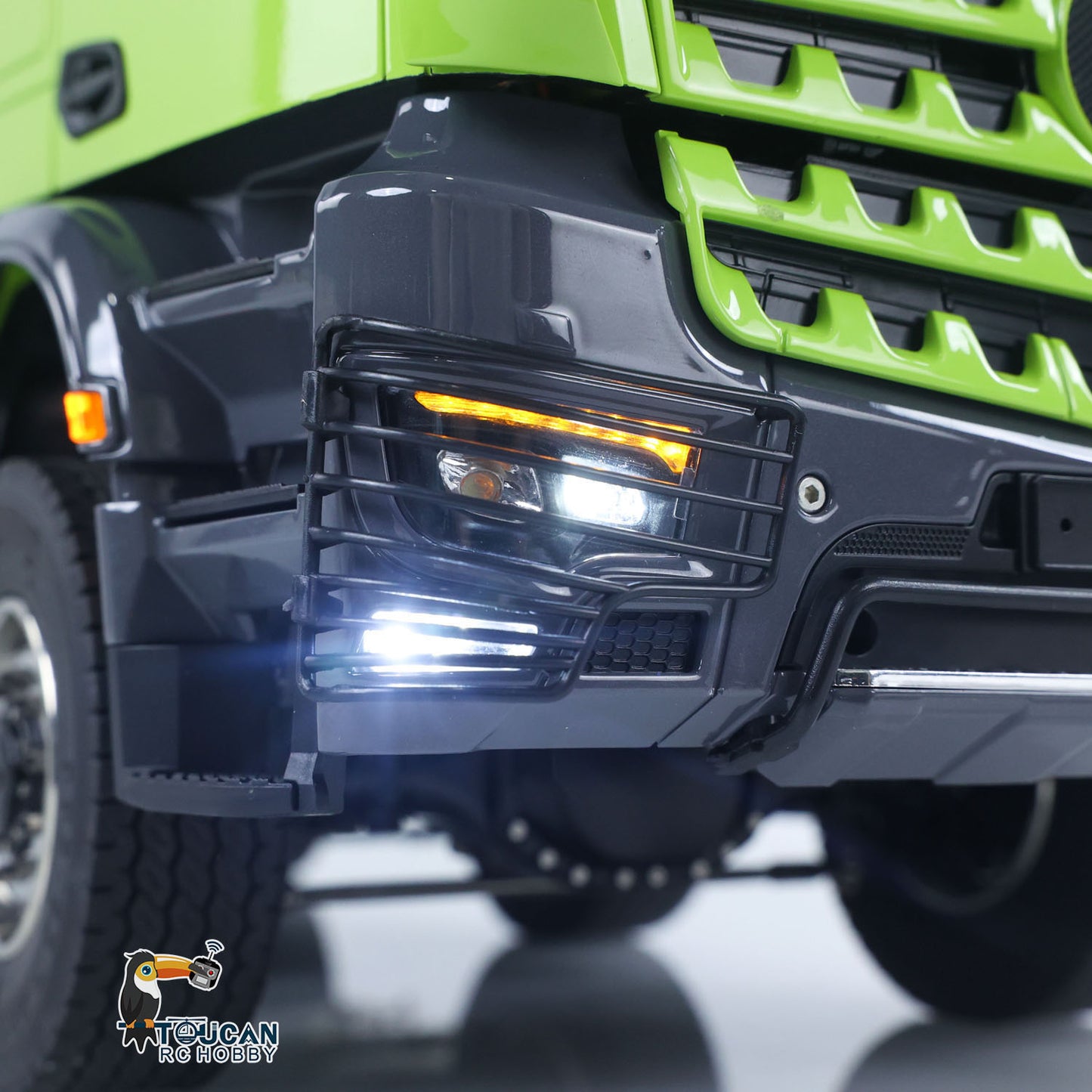 1:14 Metal 8*8 Hydraulic RC Dumper Tipper Radio Controlled Full Dump Truck Car with Standard Bucket 3-speed Transmission