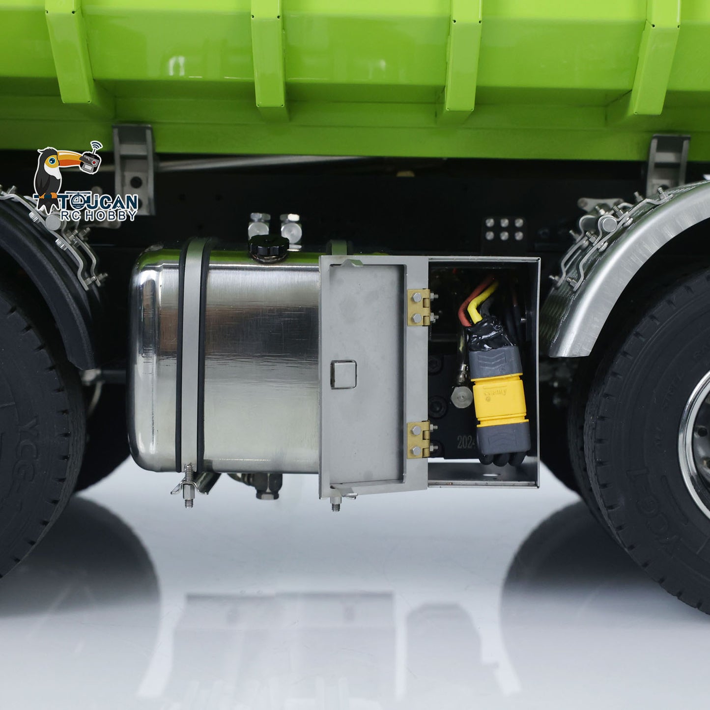 1:14 Metal 8*8 Hydraulic RC Dumper Tipper Radio Controlled Full Dump Truck Car with Standard Bucket 3-speed Transmission