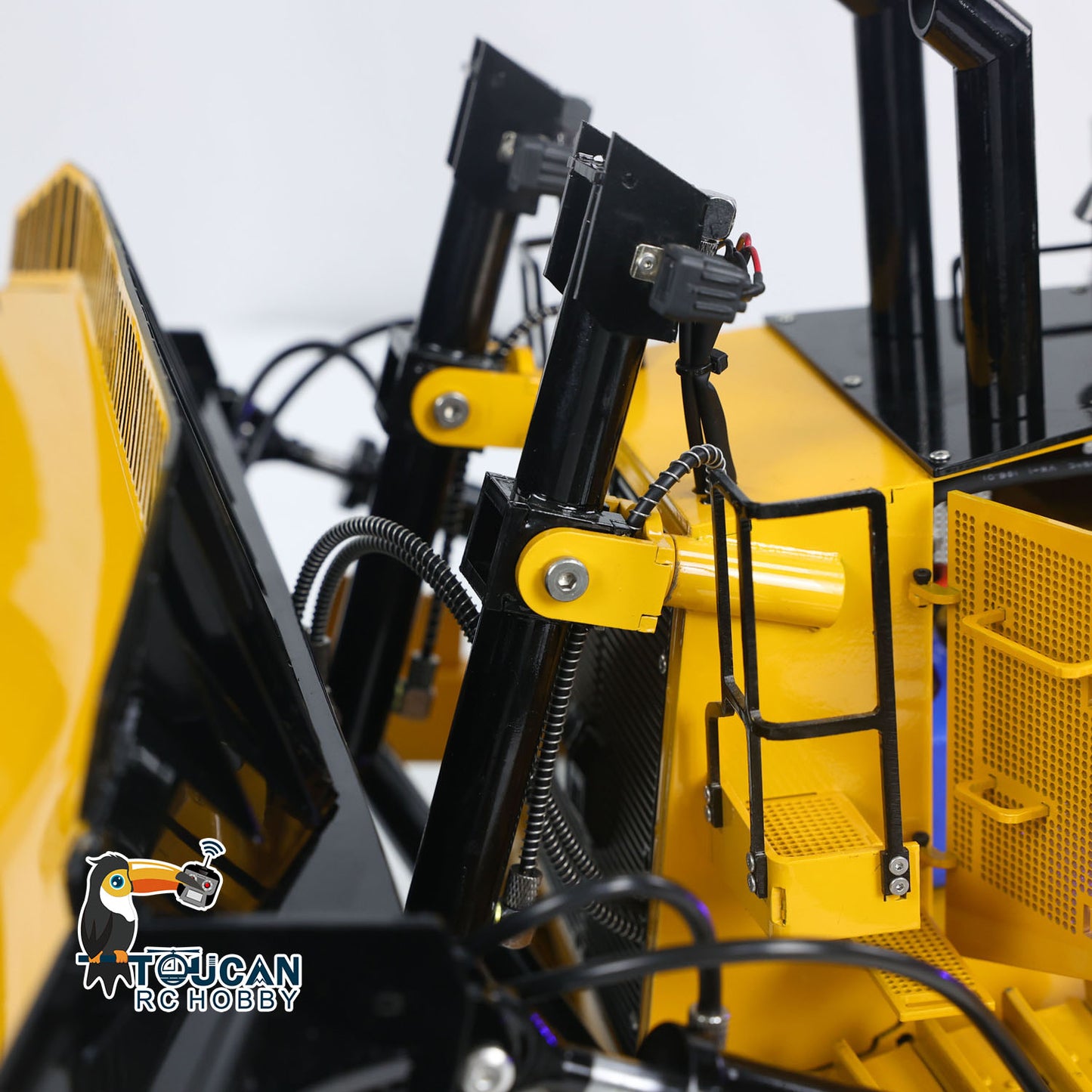 1/14 RC Hydraulic Metal Dozer D11T Paladin PL18EV Remote Control Bulldozer Model