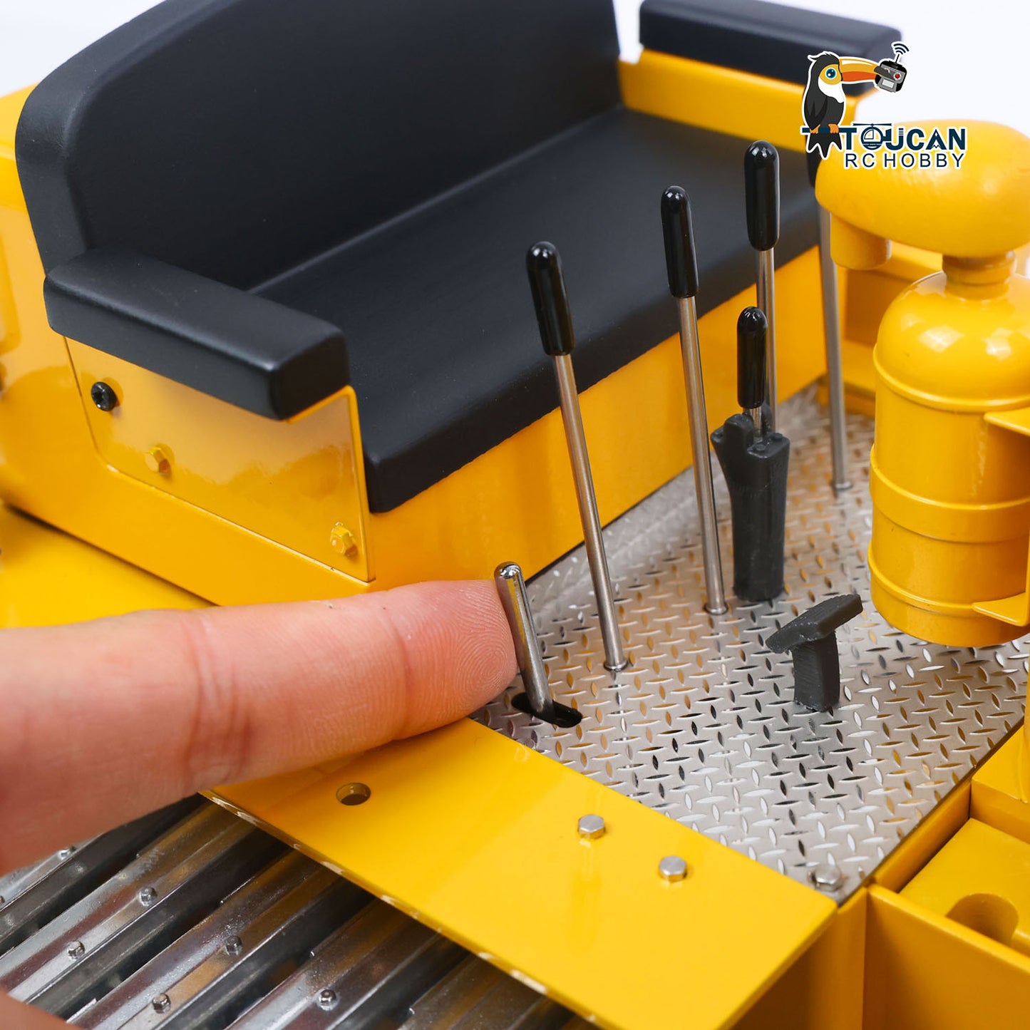 Metal 1/14 RC Hydraulic Bulldozer D7 Remote Control Dozer Model Engineering Vehicle Flysky Radio Light Sound System Battery