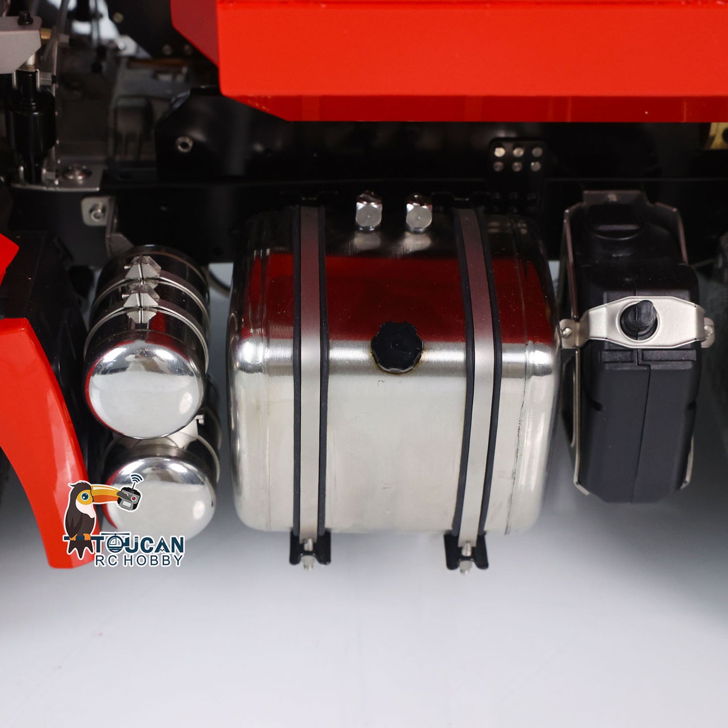 1/14 8x8 RC Hydraulic Roll On Full Dump Truck Remote Control Dumper Car with U-shaped Short Bucket ESC Servo Motor